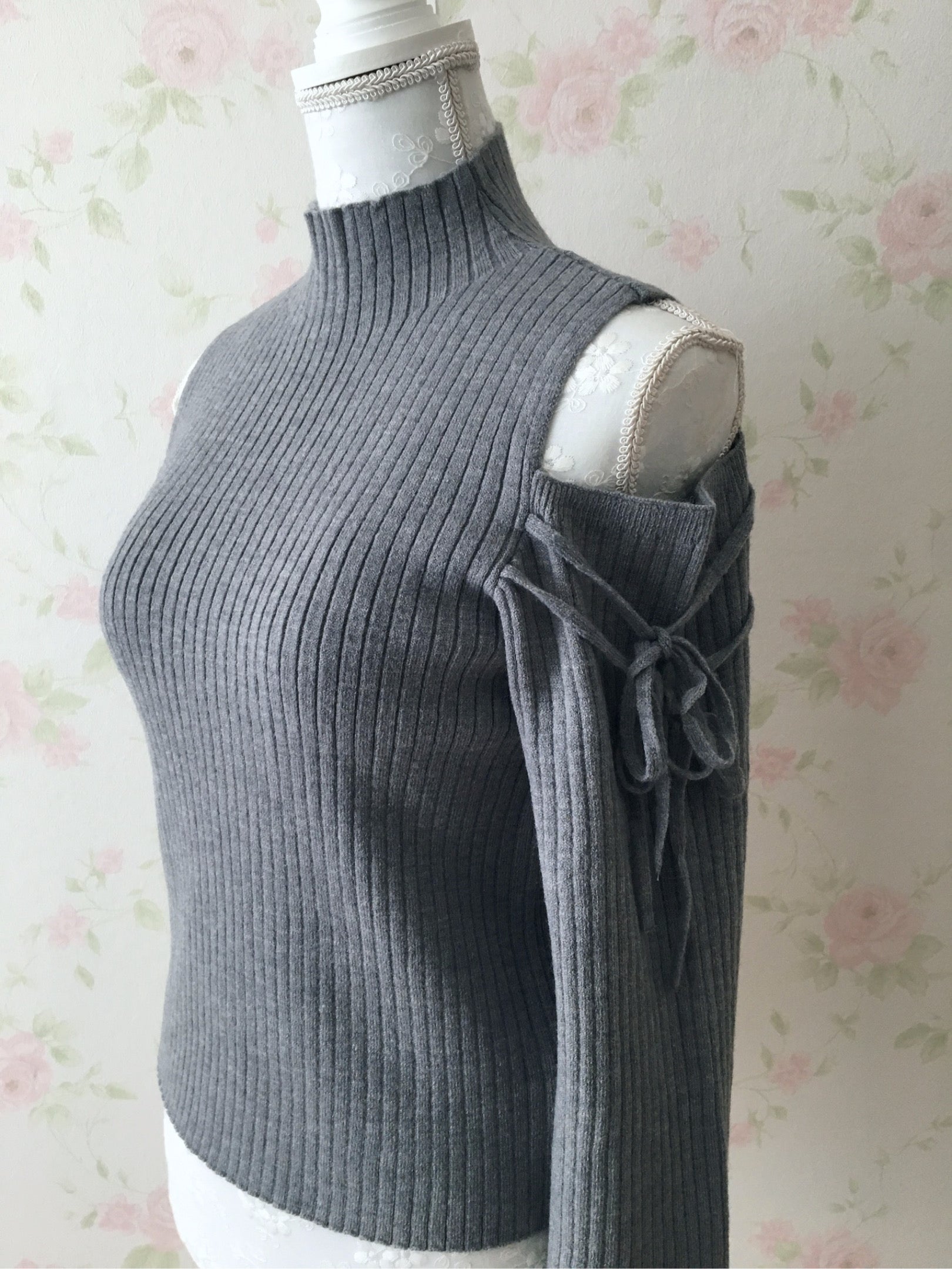Open Shoulder String Sweater (Gray)