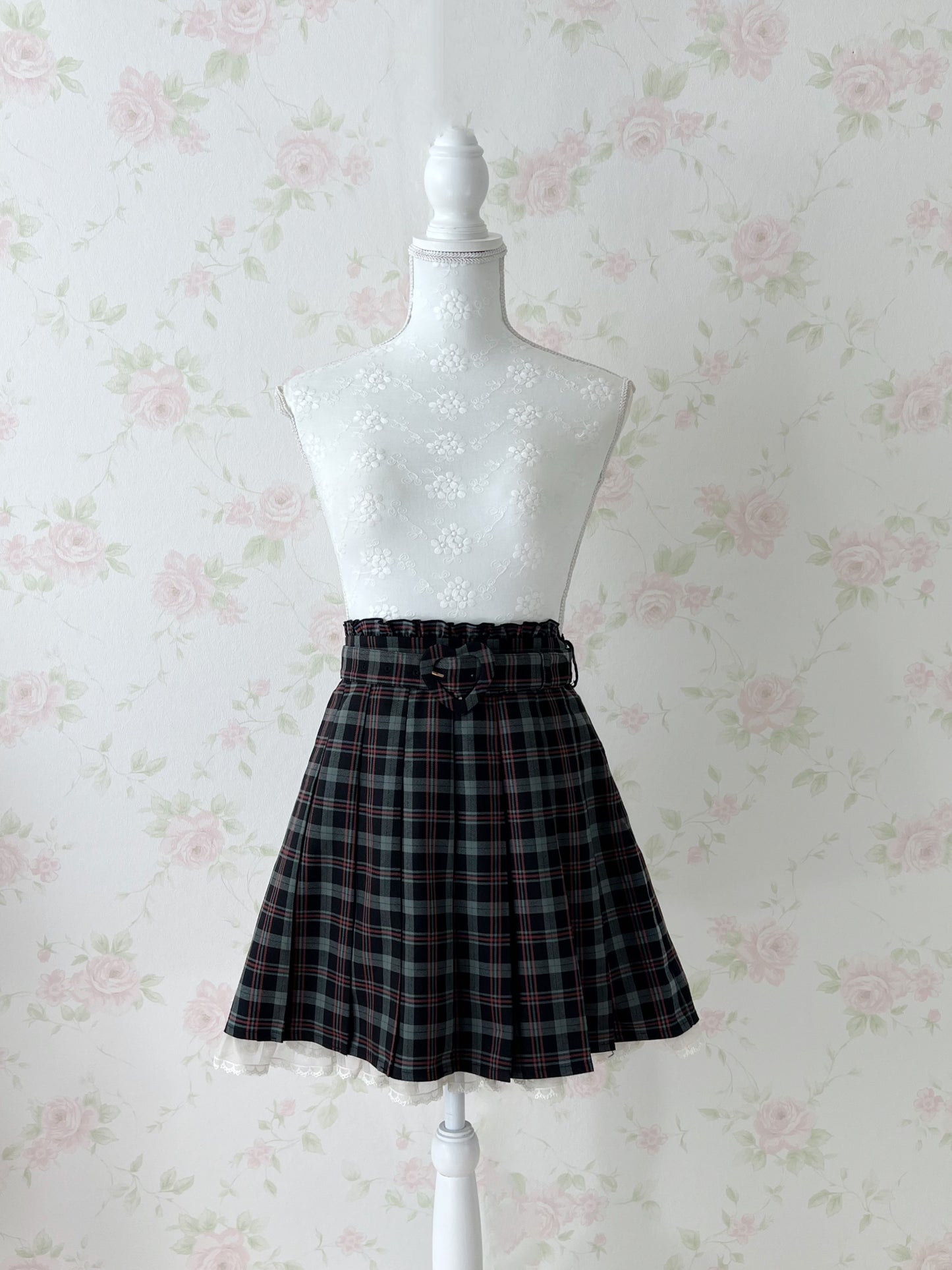 Secret Honey Heart Belt Checked Pleated Skirt (Green)