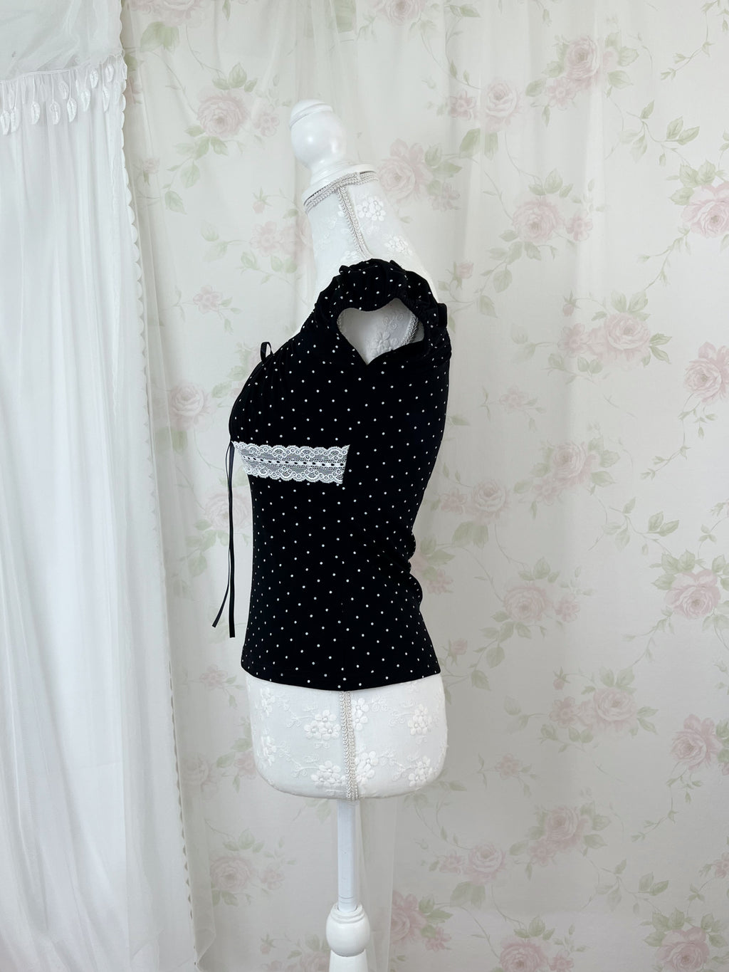 Polka dot Shoujo Gather Front T-shirt (Black)