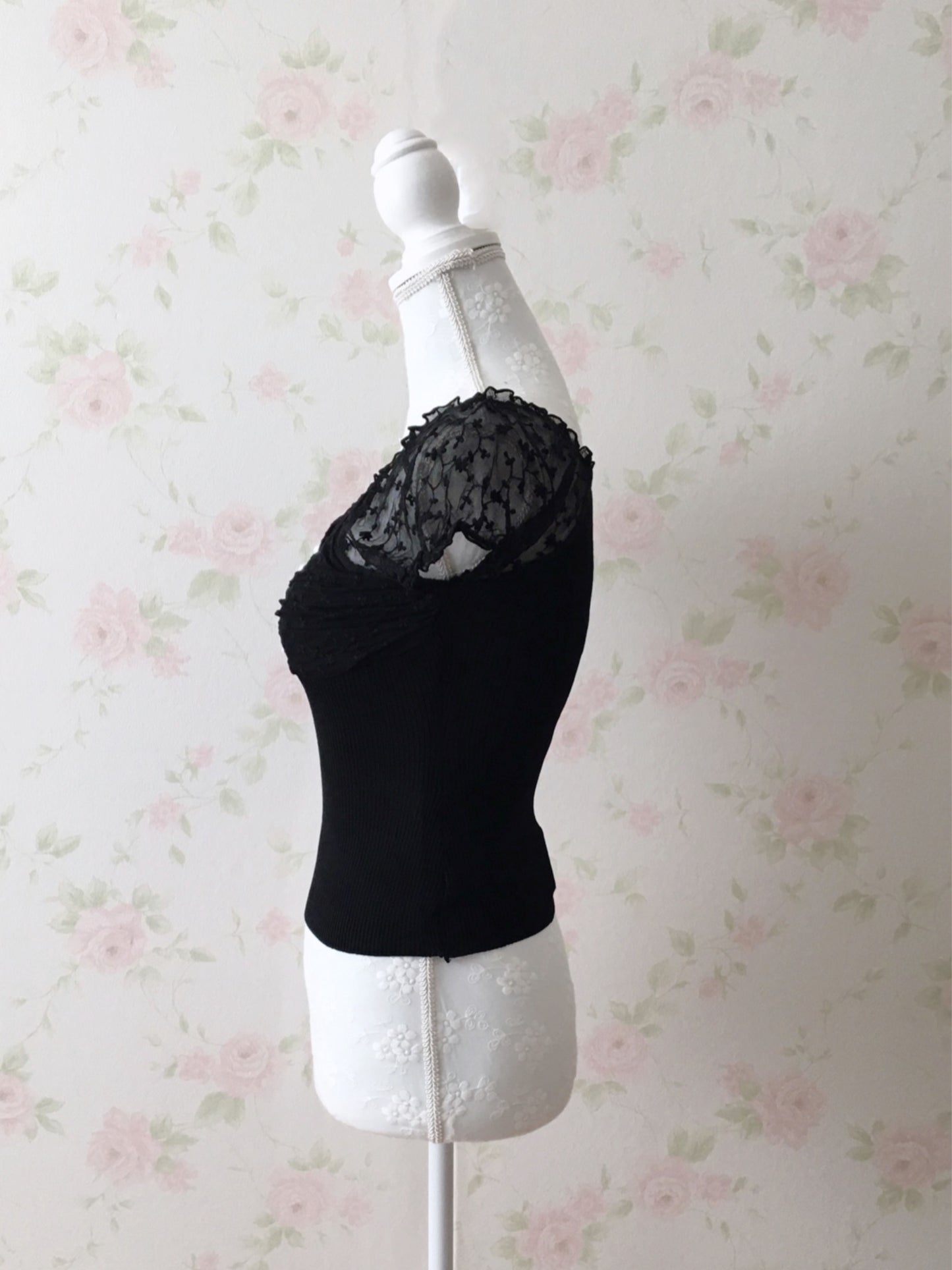 (10% OFF) GRL Floral Tulle  Sleeved Pearl Button 2 Way Top (Black)