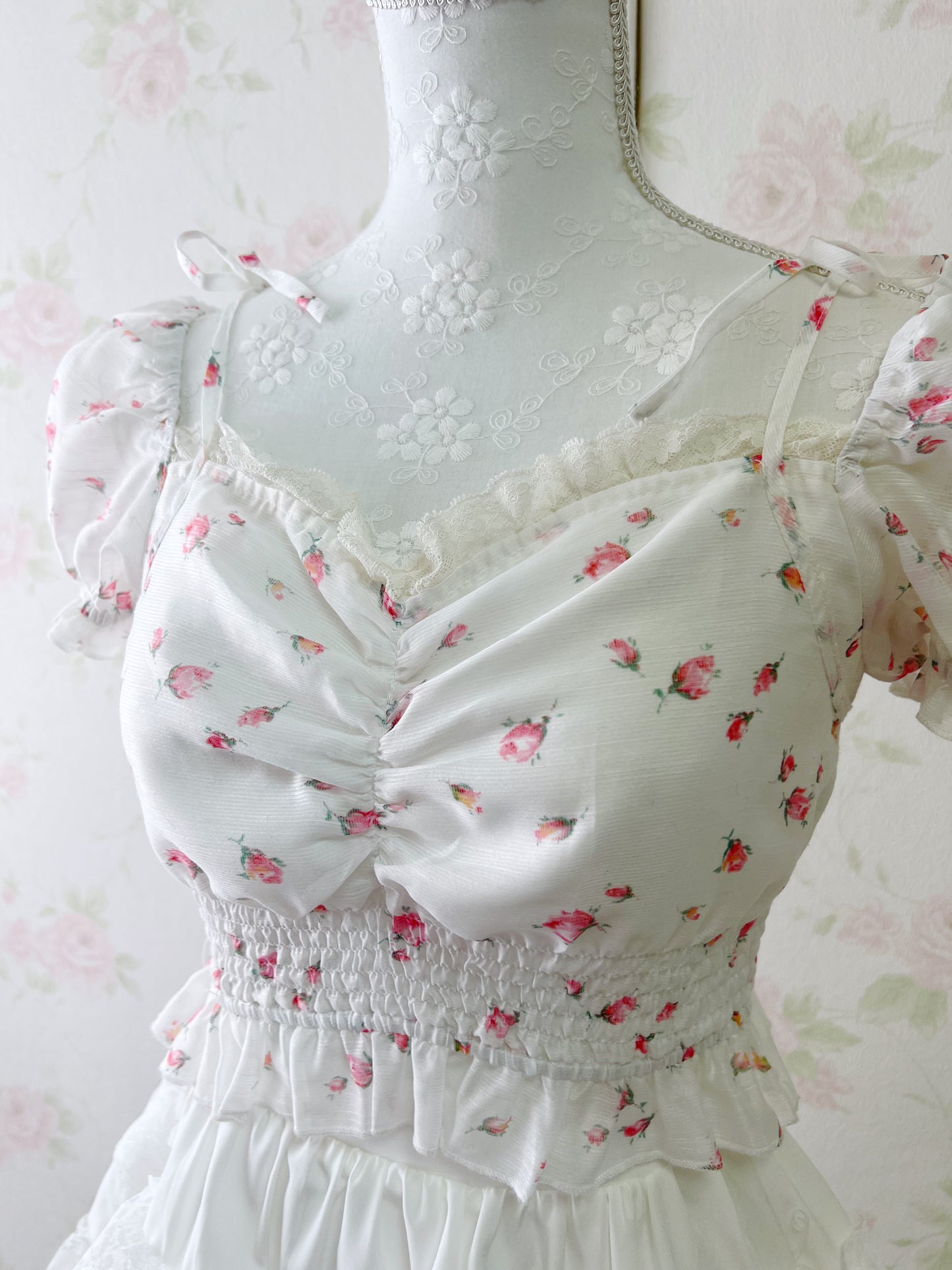 bobon21 Floral Puff Sleeve Short Blouse