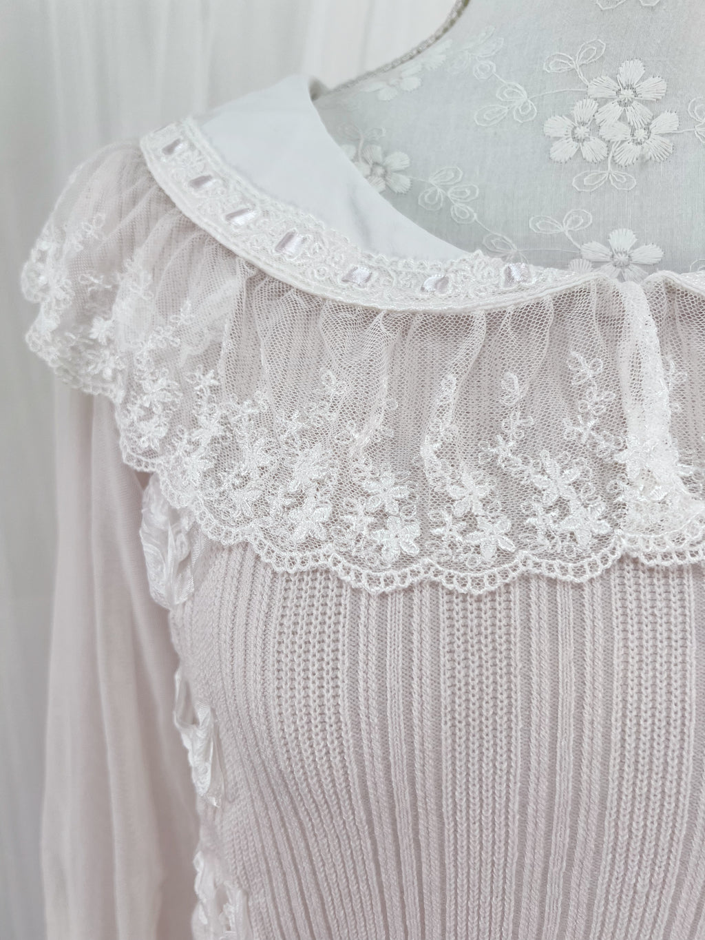 mille fille closet Lacy Collar Knit Top (Powder Pink)