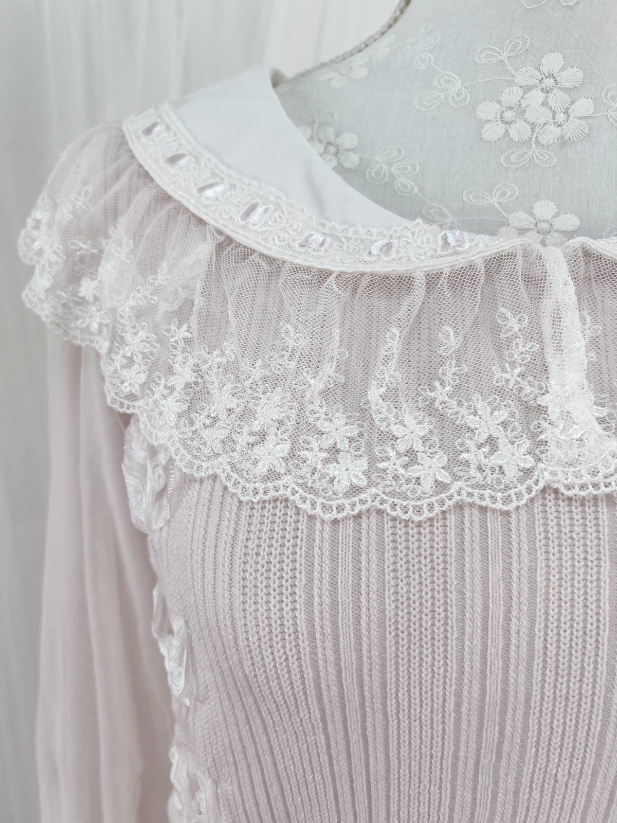 mille fille closet Lacy Collar Knit Top (Powder Pink)