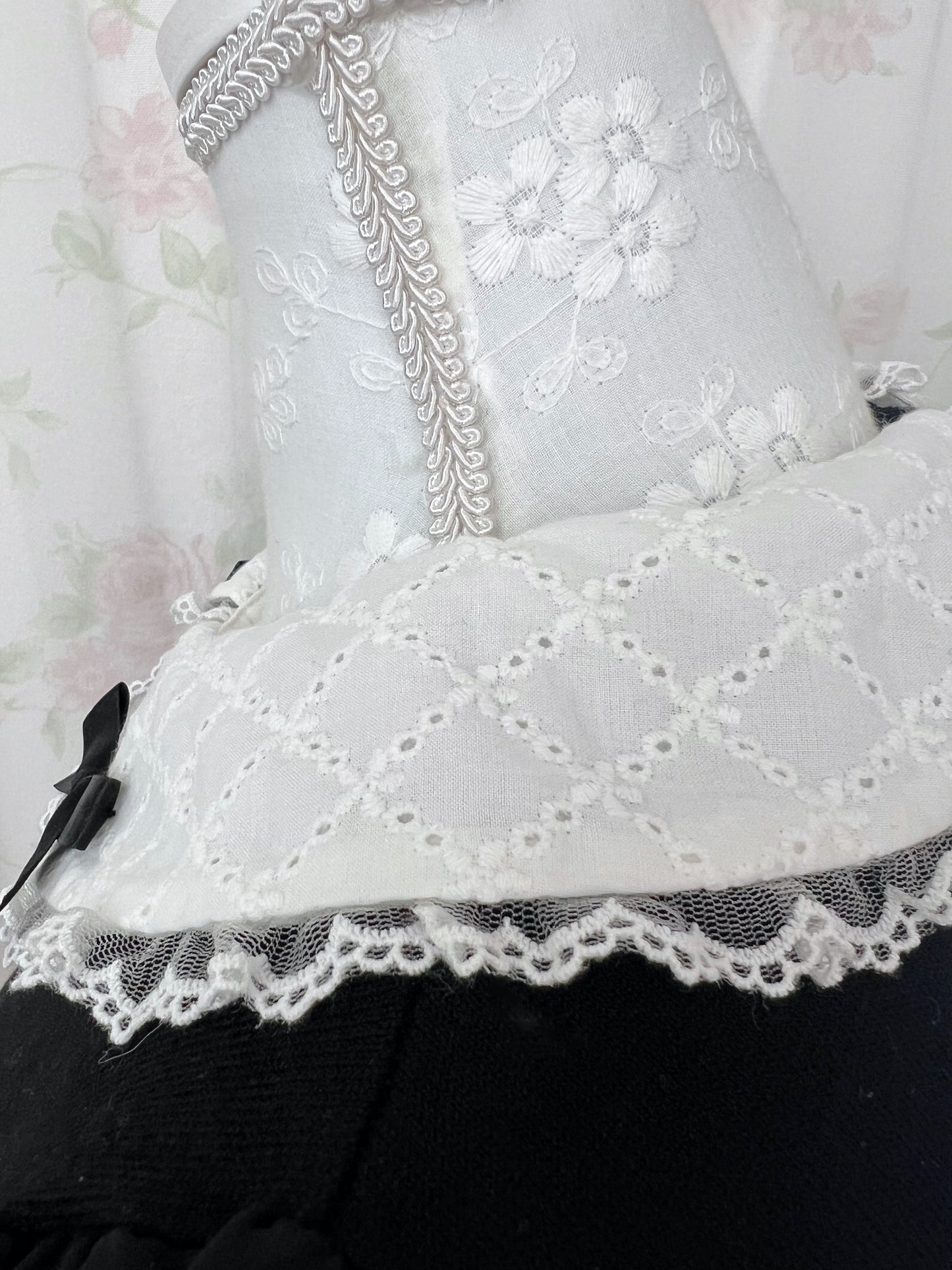 LODISPOTTO Cotton Lace Collar Puff Sleeve Top (Black)