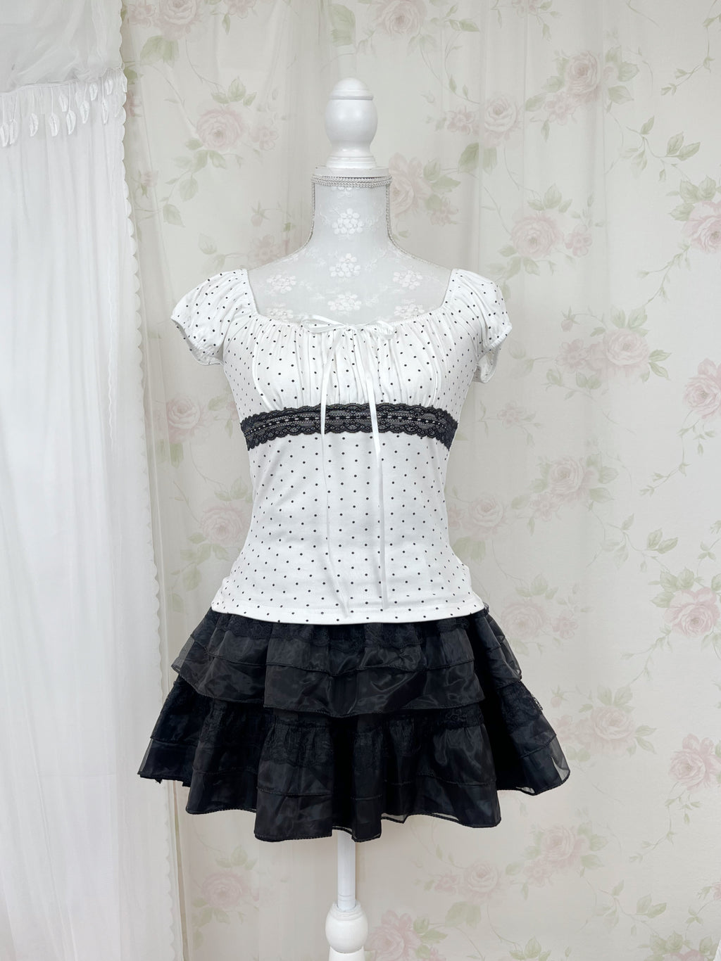 Polka dot Shoujo Gather Front T-shirt (White)