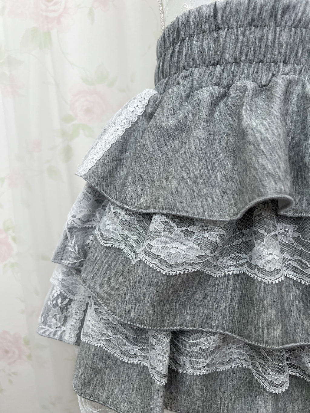 Lace Hem Sweat Layered Skirt (Gray)