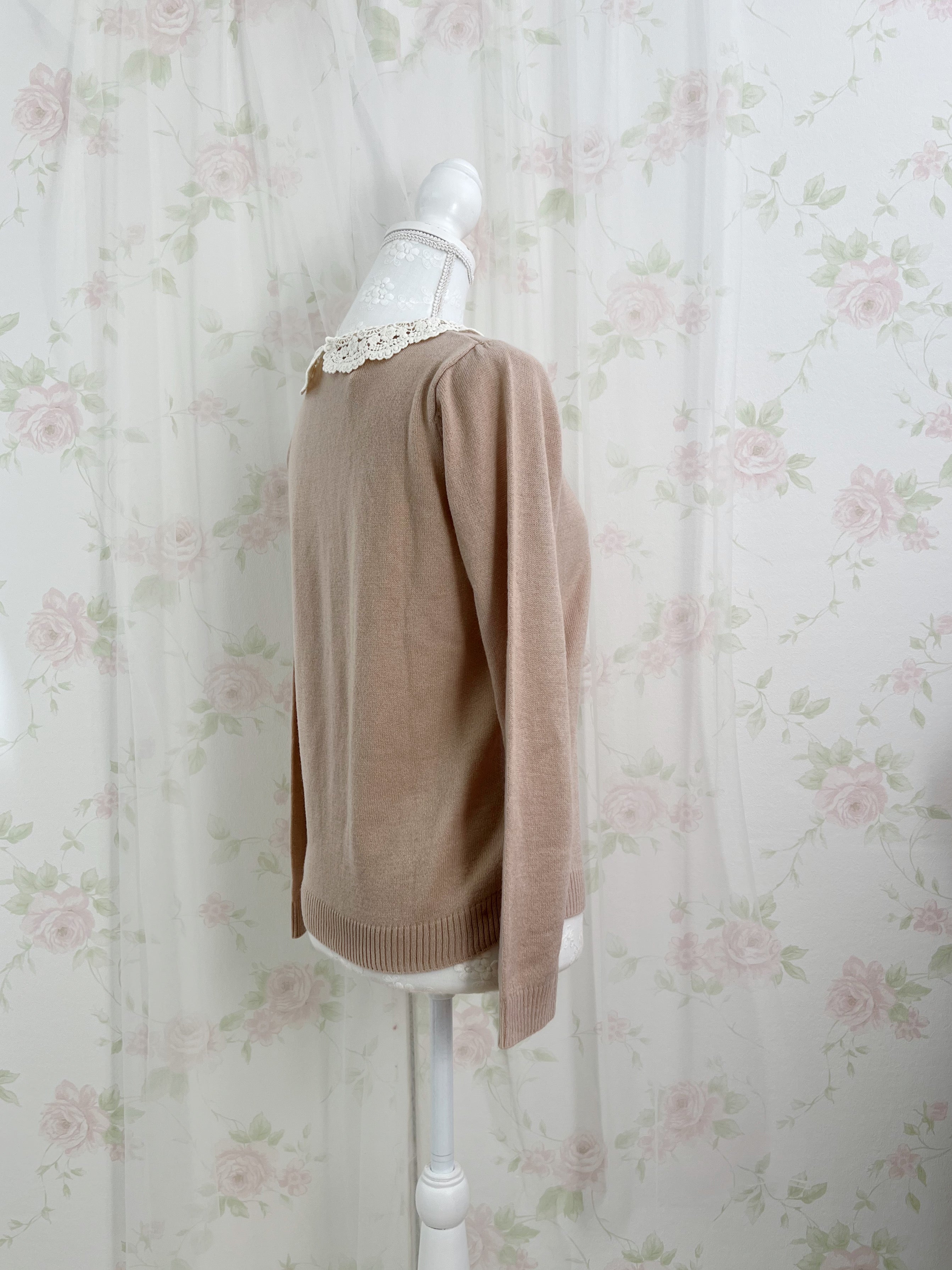 earth music & ecology Lace Collar Knit Top (Milk Tea)