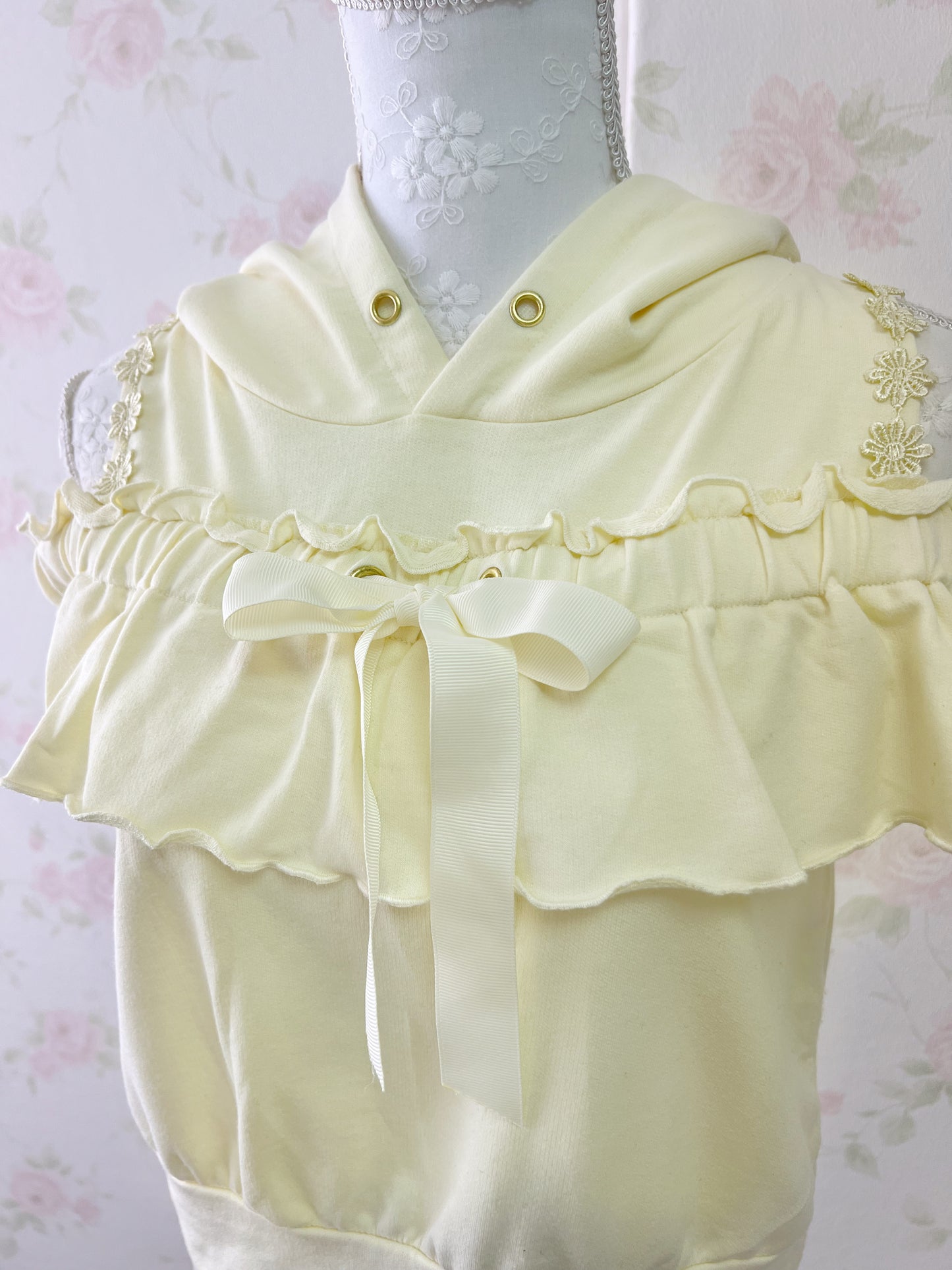 LIZ LISA Floral Lace Tulle Hoodie (Lemon yellow)