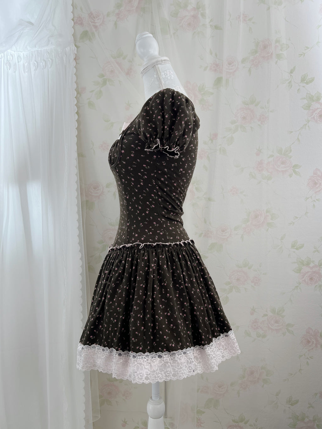 (Pre-order) passion room Petite Floral Doll Dress (Brown)