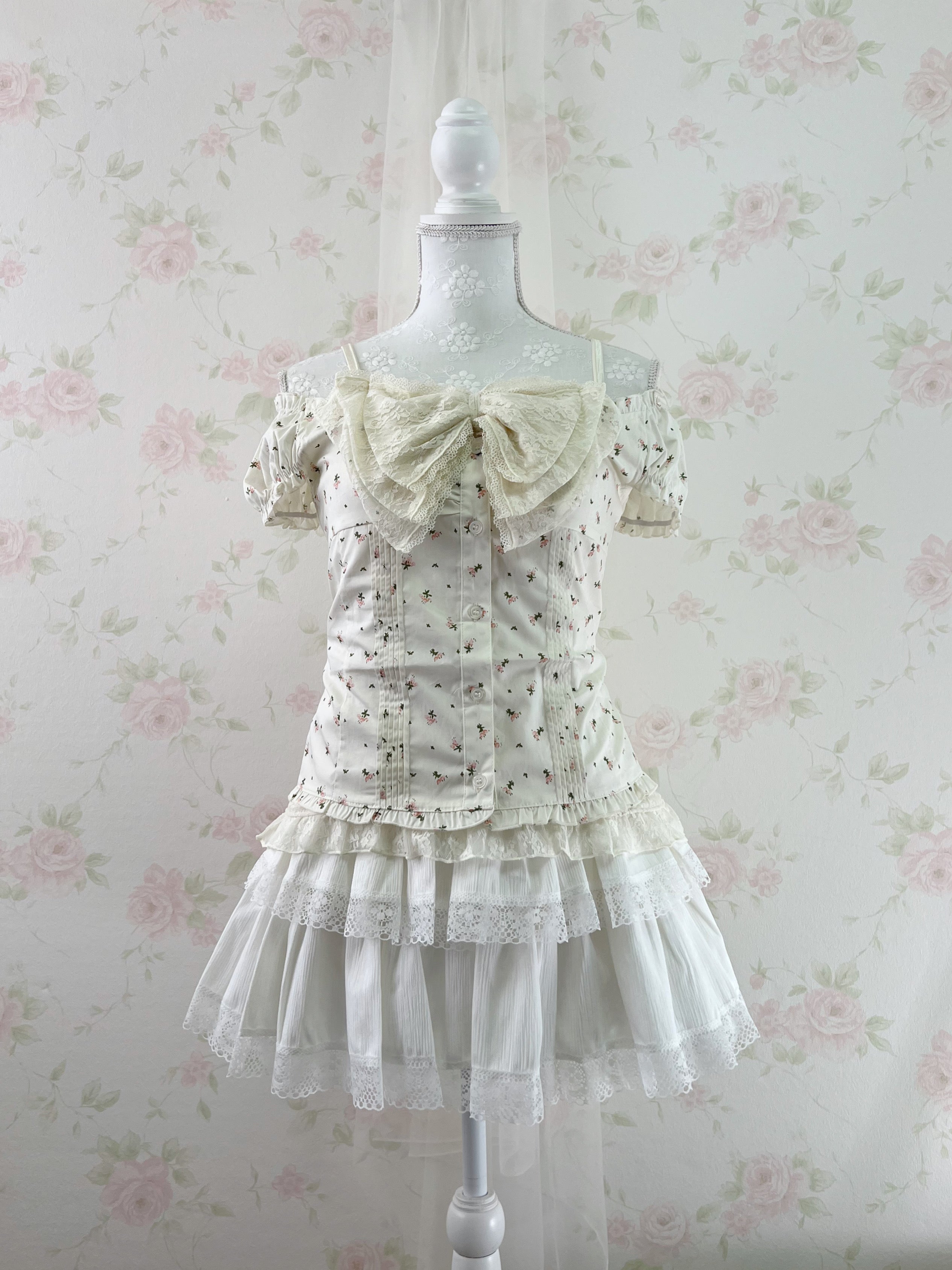 Petite Floral Puff Sleeved Cotton Blouse (Ivory)