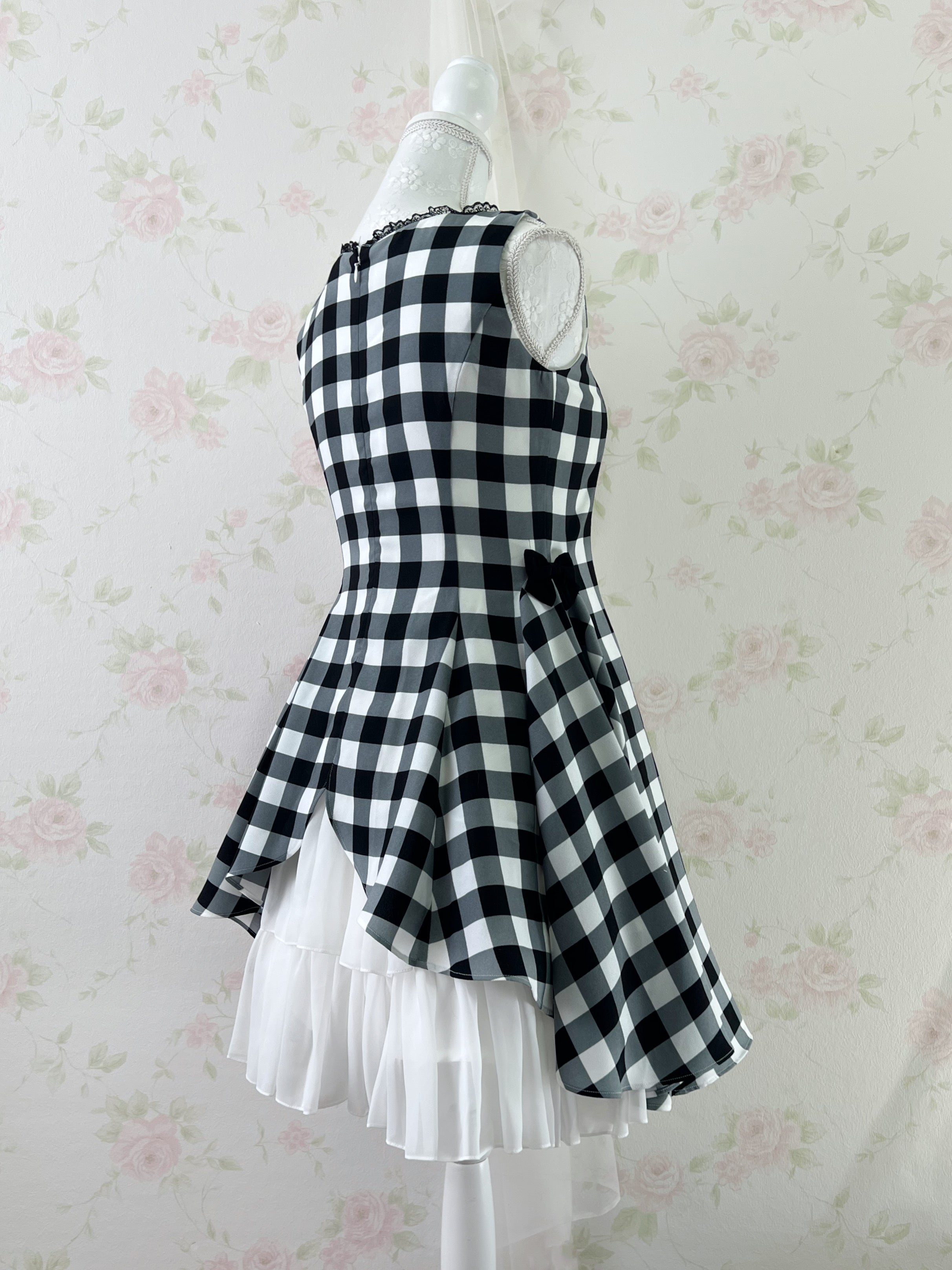 mille fille closet by LODISPOTTO Checked Layered Back Dress (Black)