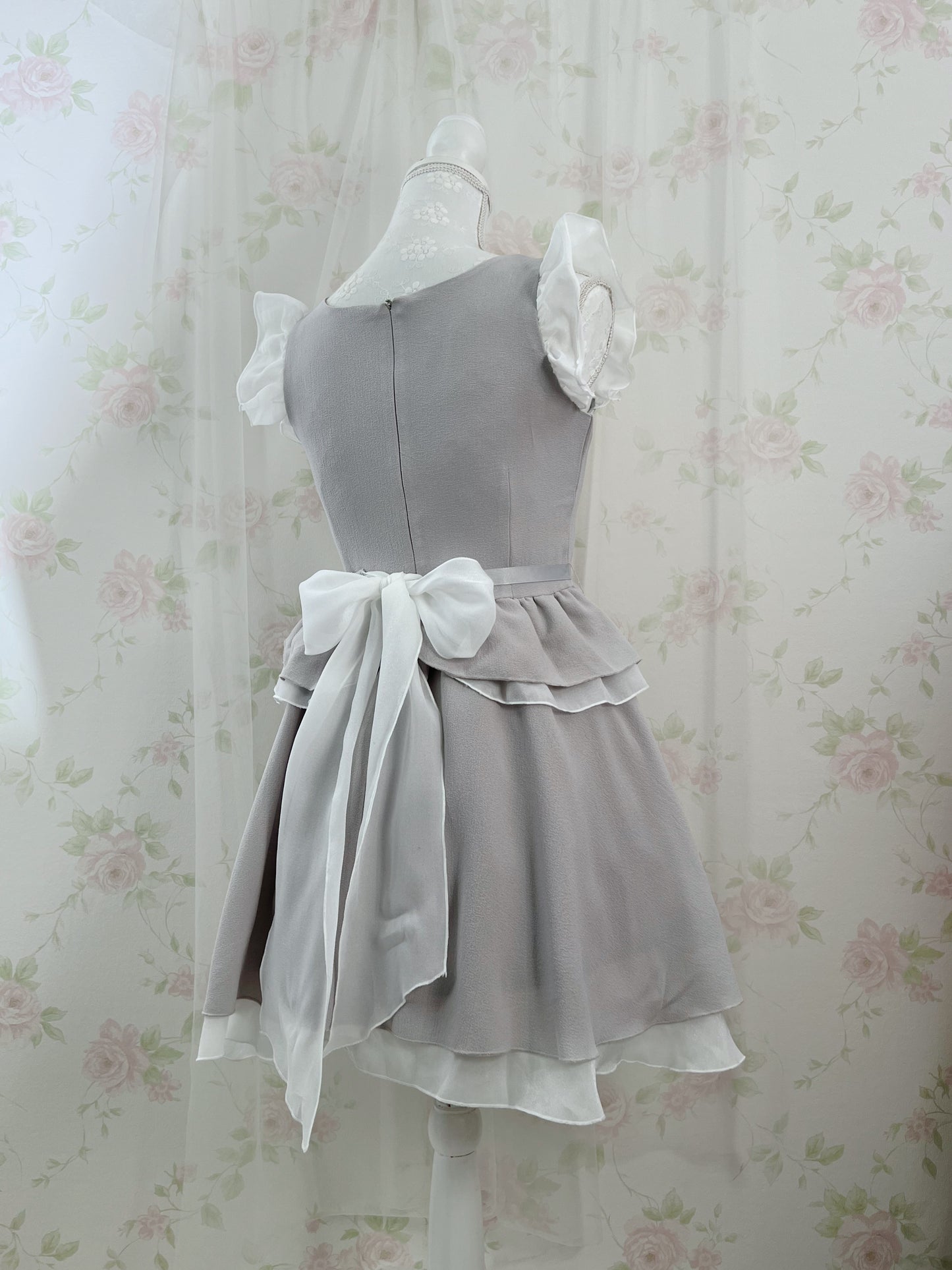 mon Lily Frilled Back Bow Dress (Gray)