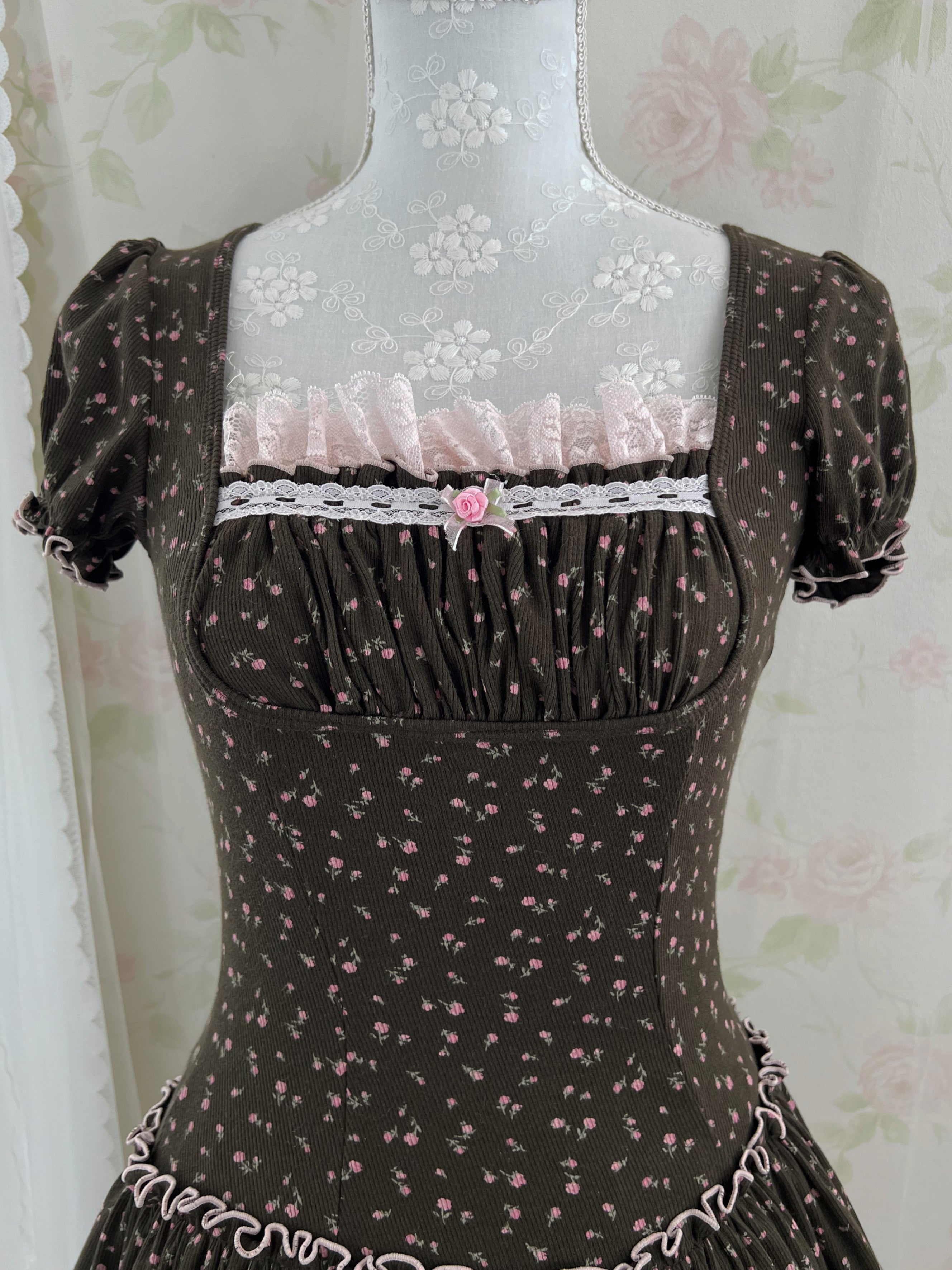 (Pre-order) passion room Petite Floral Doll Dress (Brown)