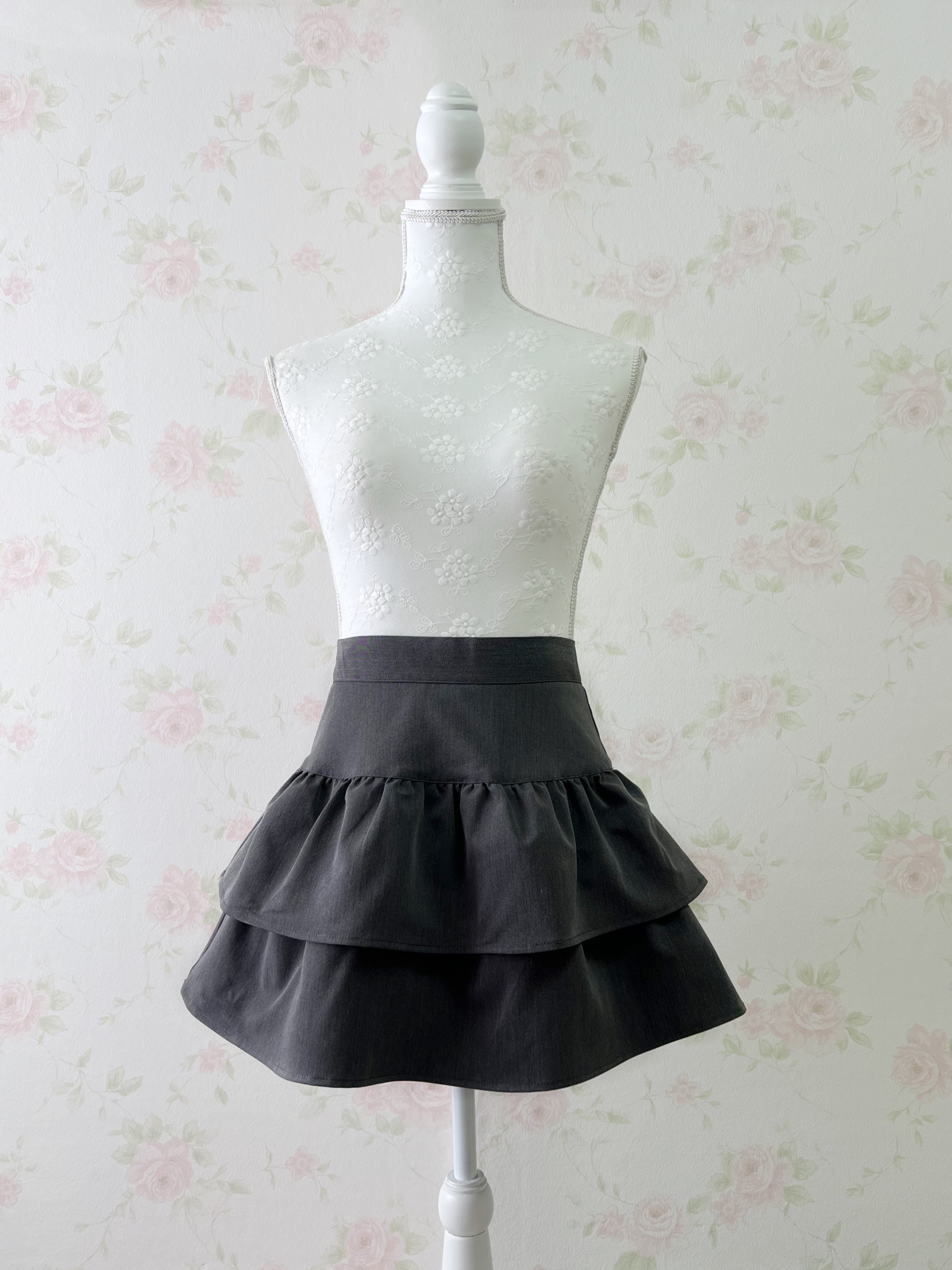 GRL Shoujo Tiered Skirt (Gray)