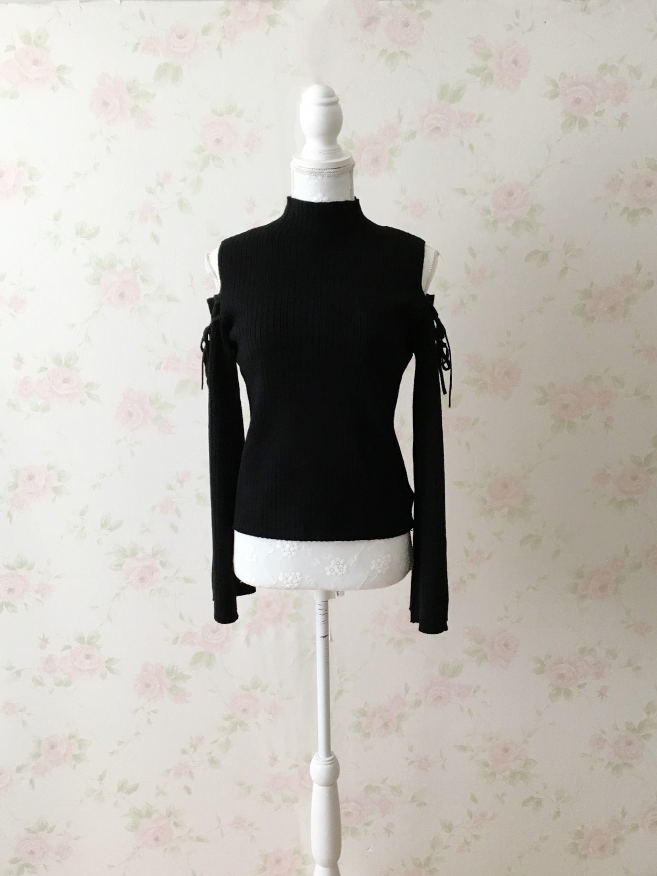 Open Shoulder String Sweater (Black)