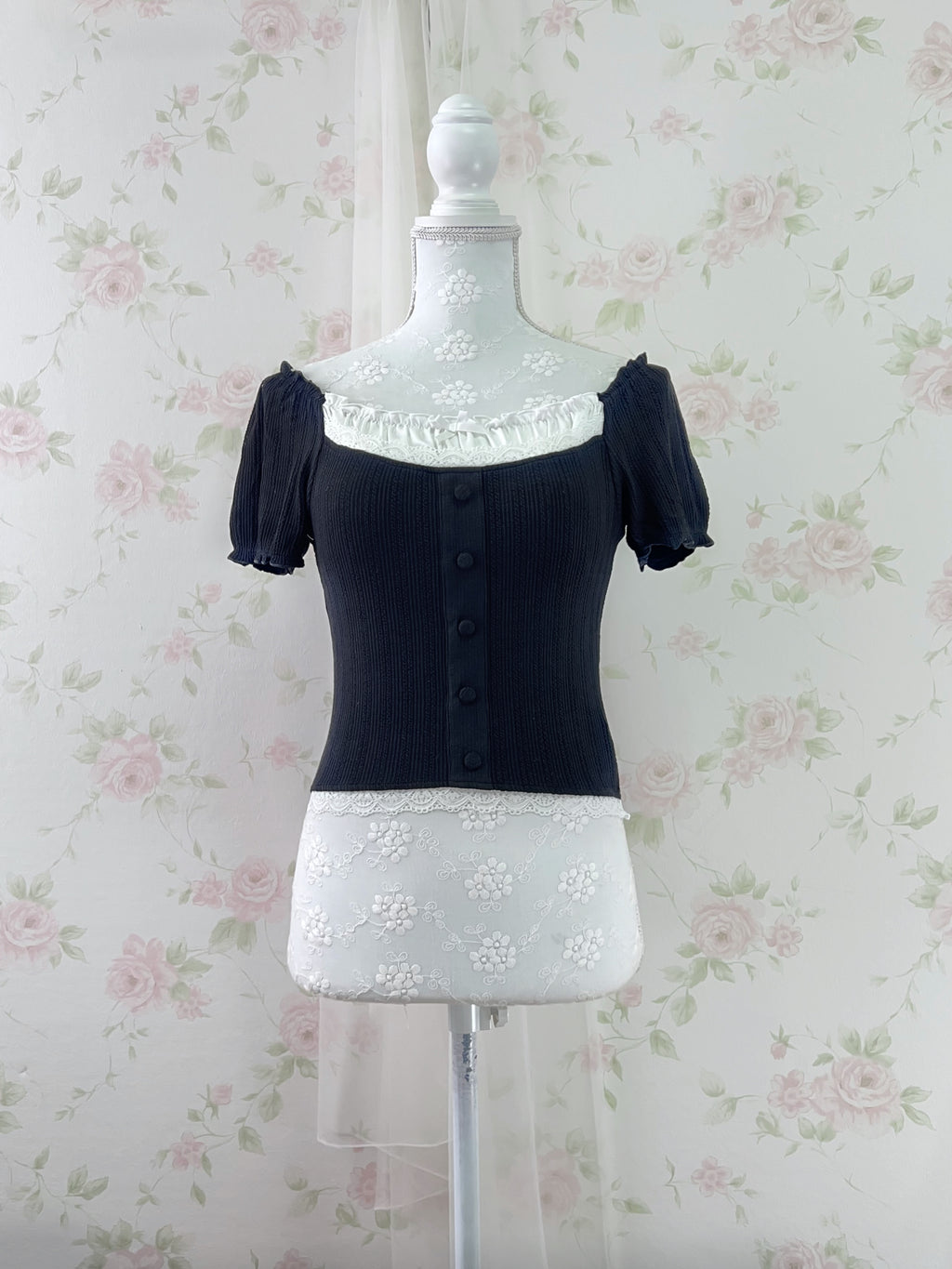 Lace Shoujo Milkmaid Tops (Black)