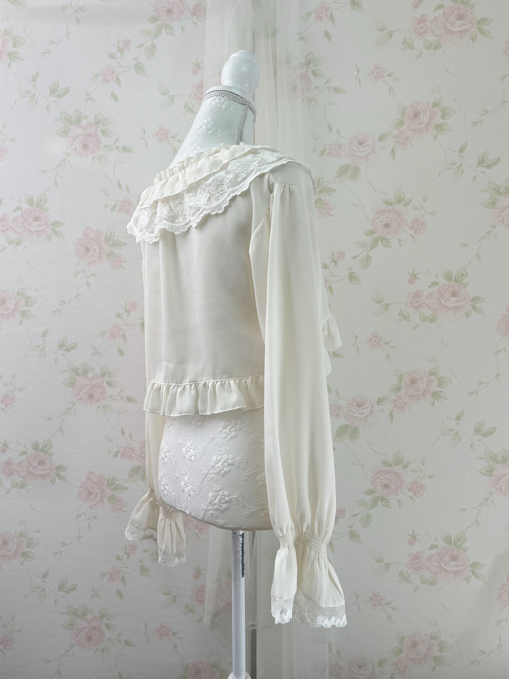axes femme Lacy Bolero Blouse (Ivory)