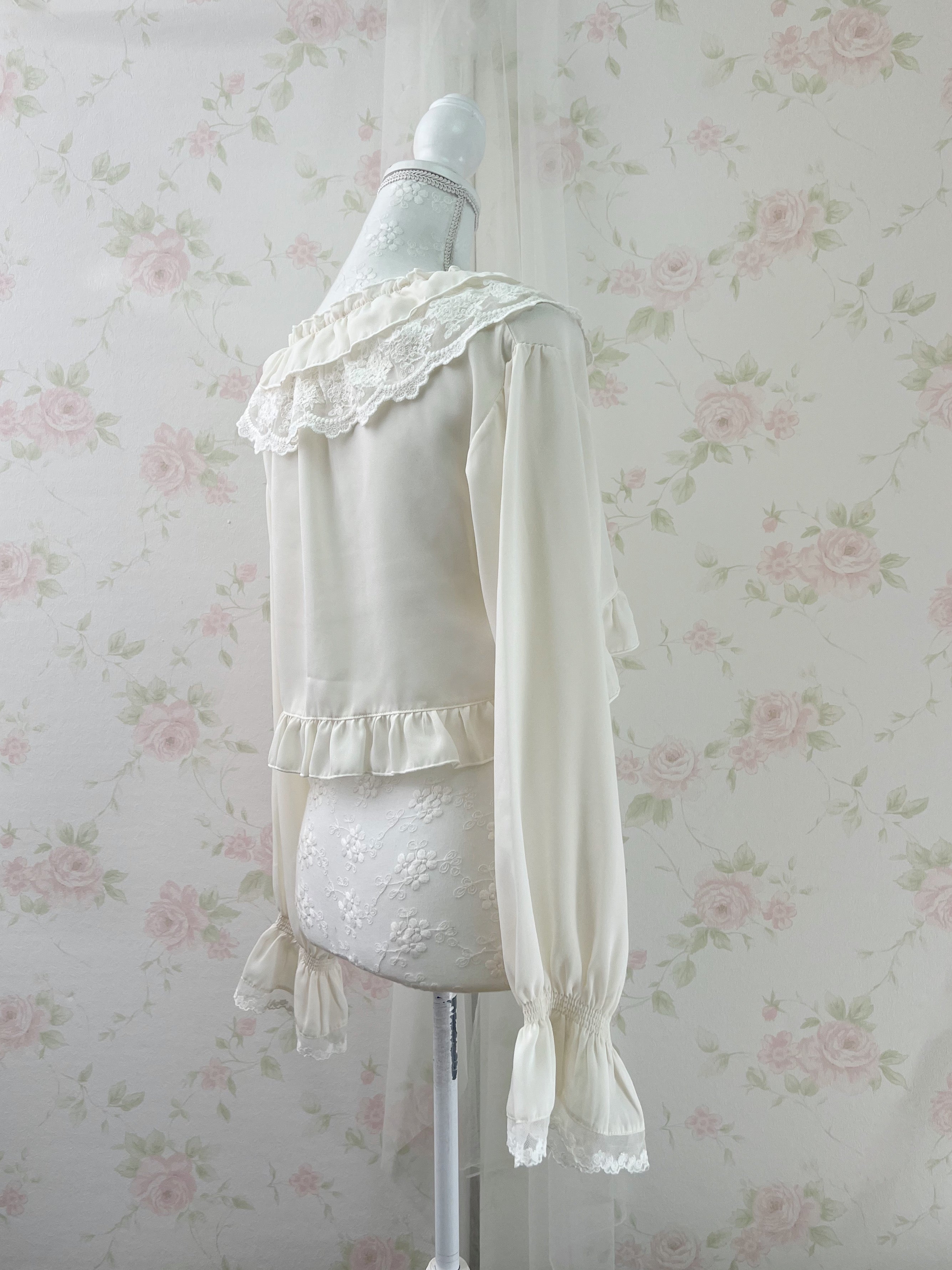 axes femme Lacy Bolero Blouse (Ivory)