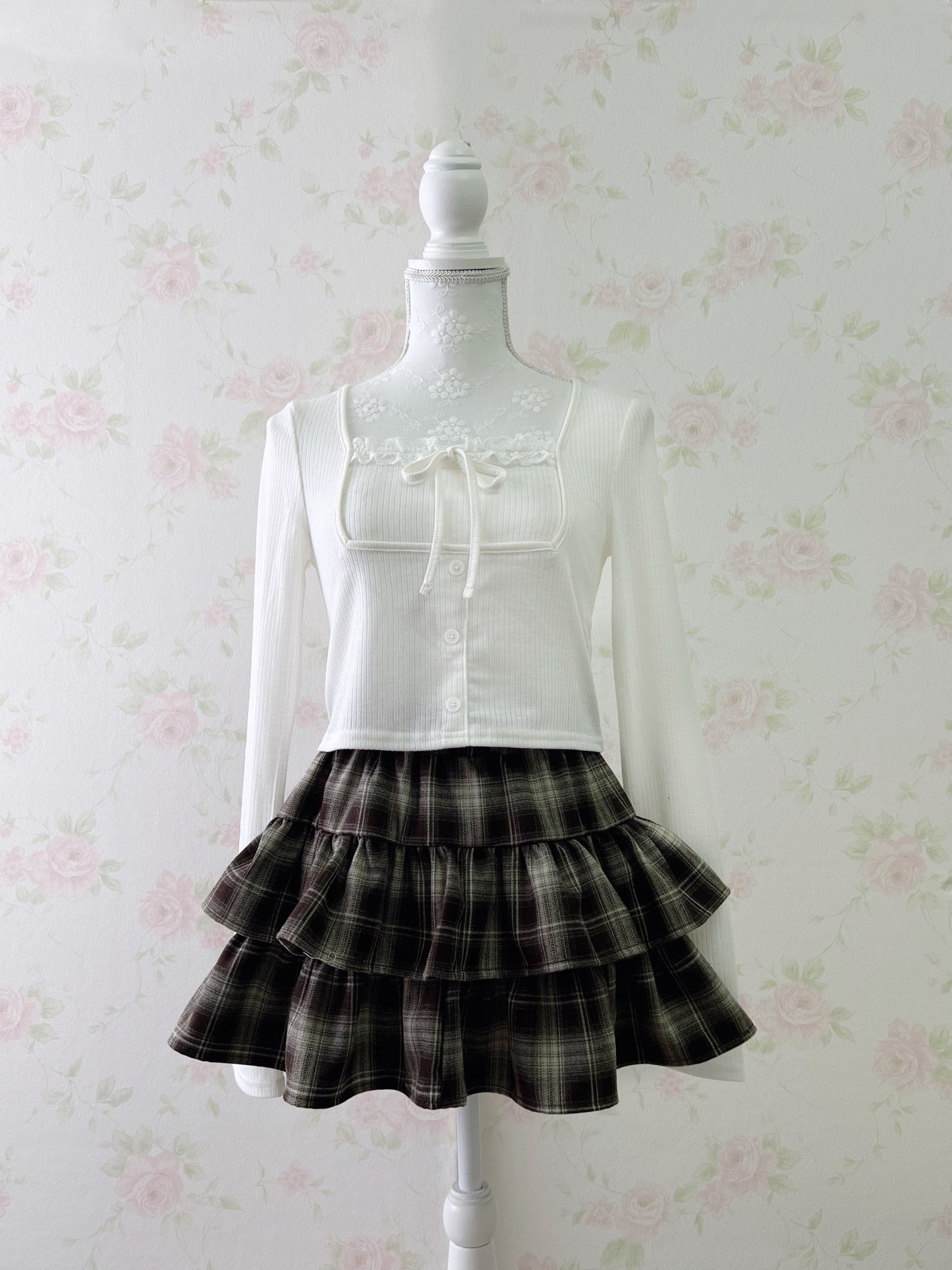 GRL Lace York Shoujo Long Sleeved Top (White)