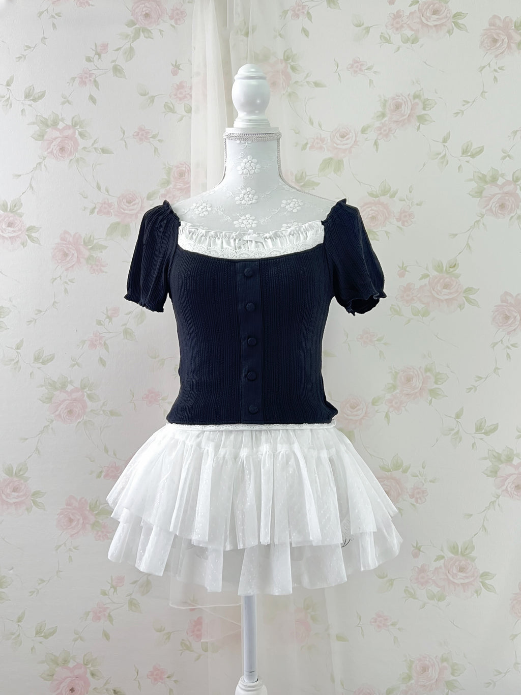 Lace Shoujo Milkmaid Tops (Black)