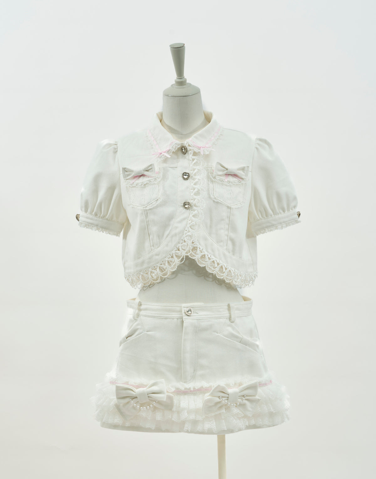 AVENCHUMU Lace frill bijou button denim jacket