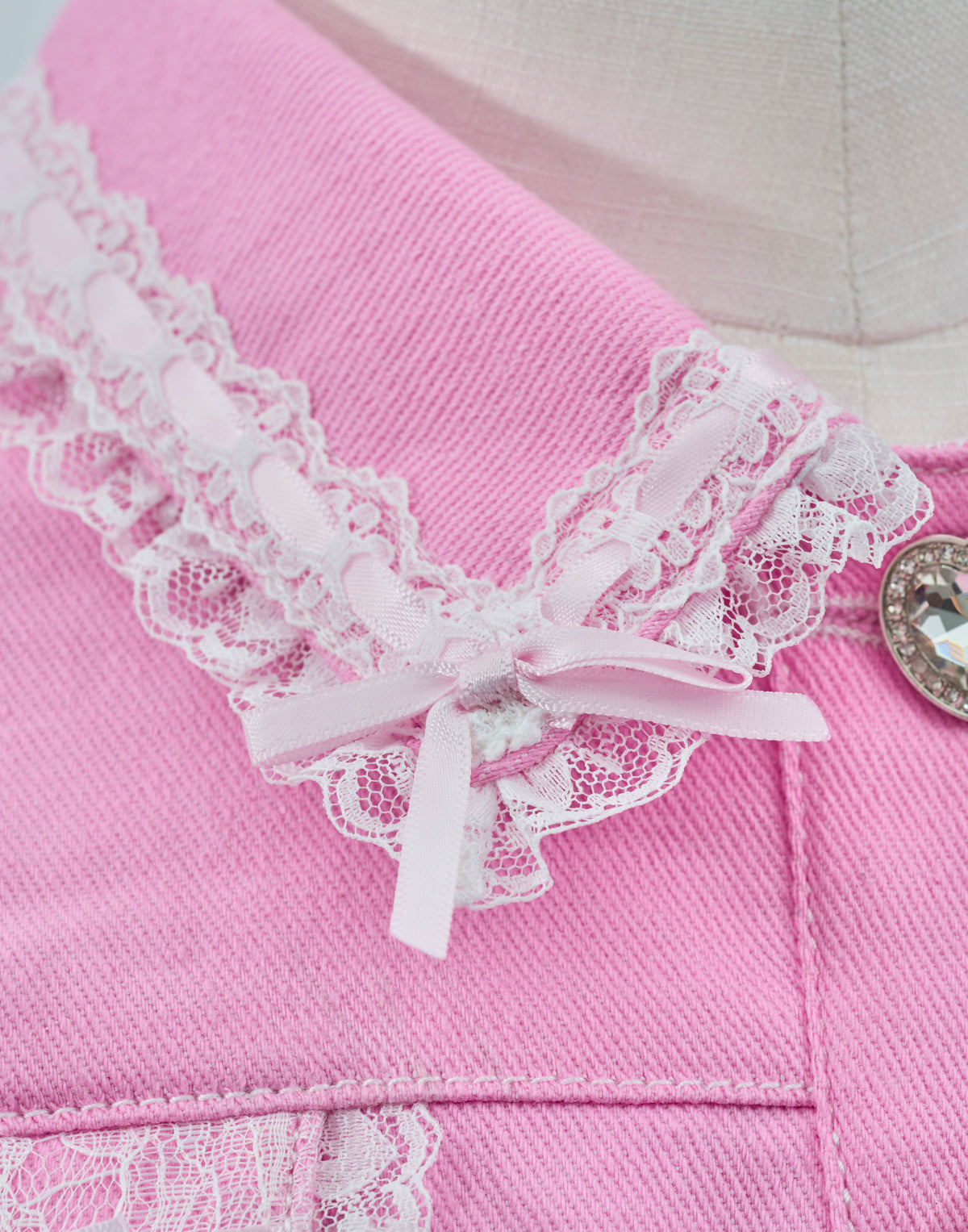 AVENCHUMU Lace frill bijou button denim jacket