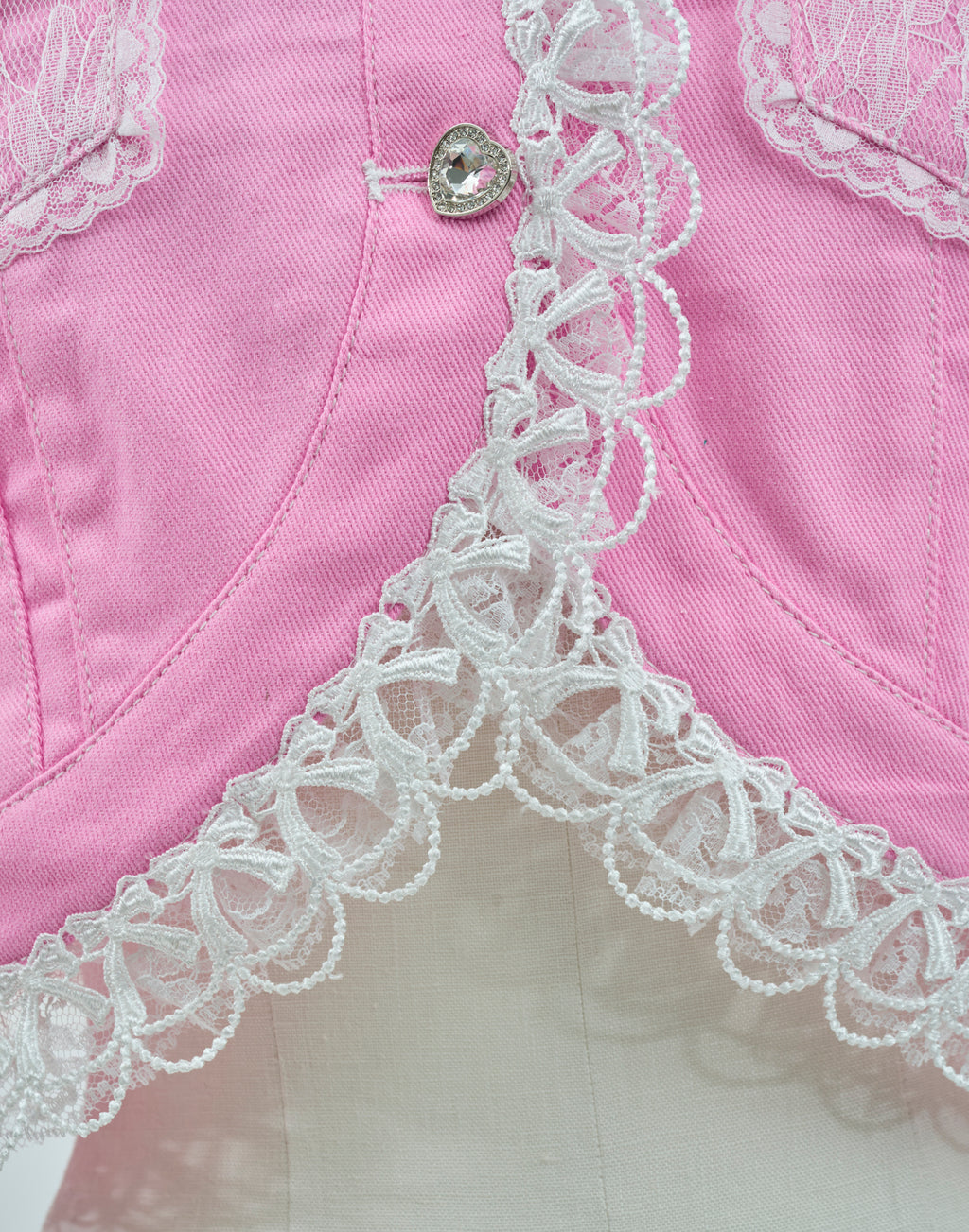 AVENCHUMU Lace frill bijou button denim jacket