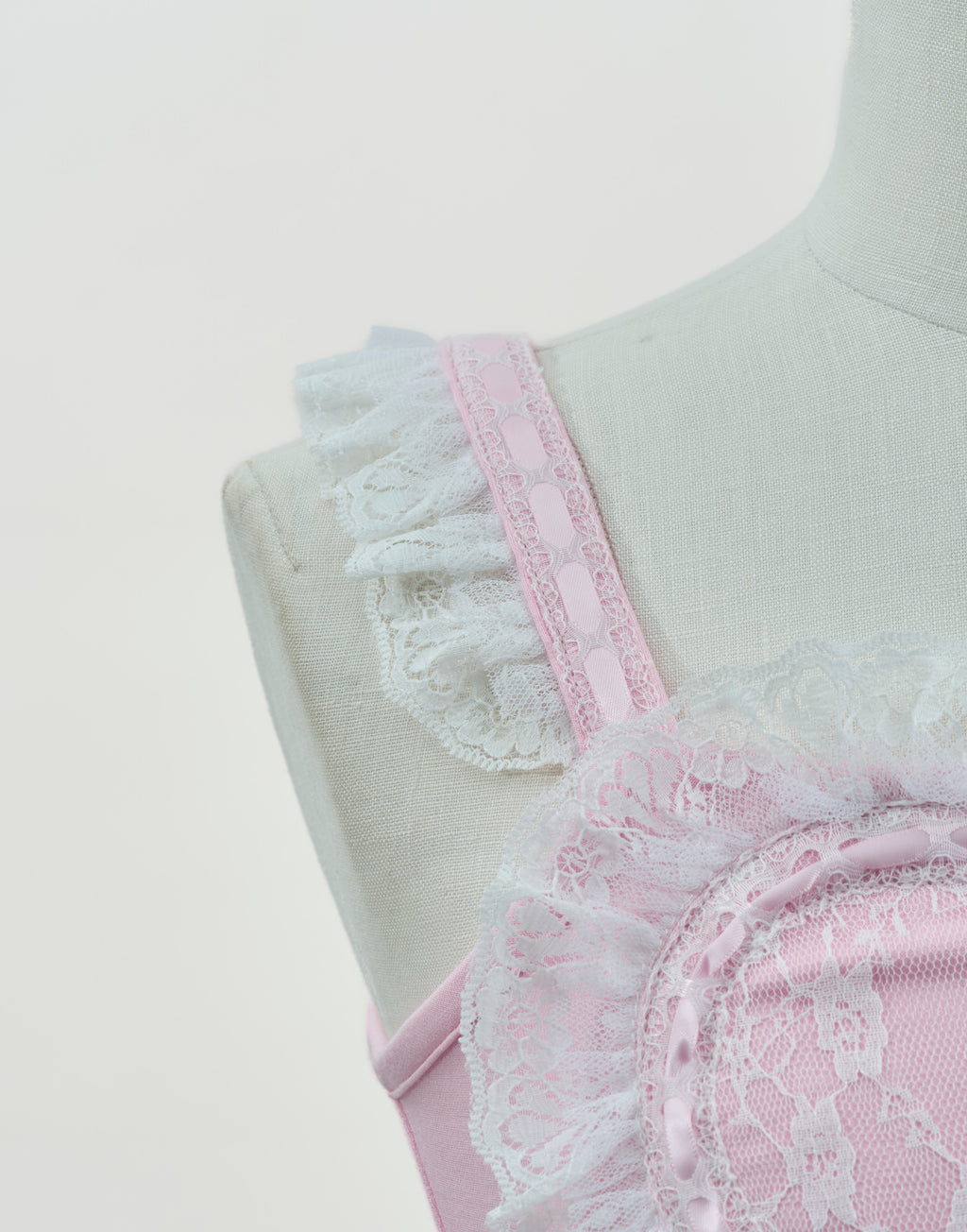 AVENCHUMU Lacy heart camisole ＆cardigan ensemble