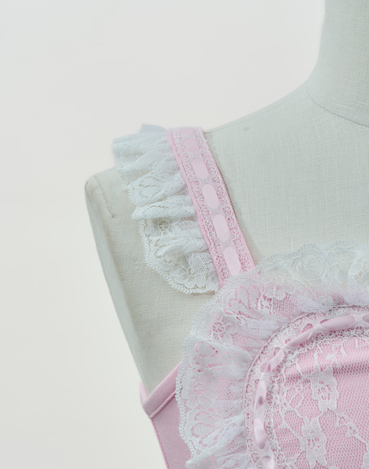 AVENCHUMU Lacy heart camisole ＆cardigan ensemble