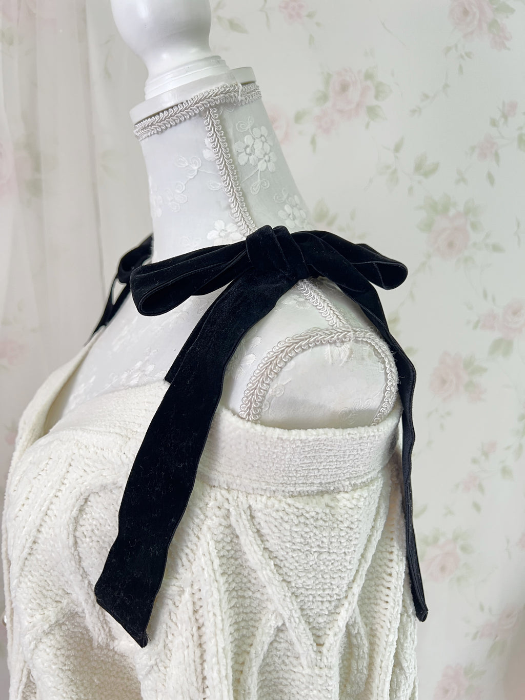 Velvet Shoulder Bow Sweater (Ivory)