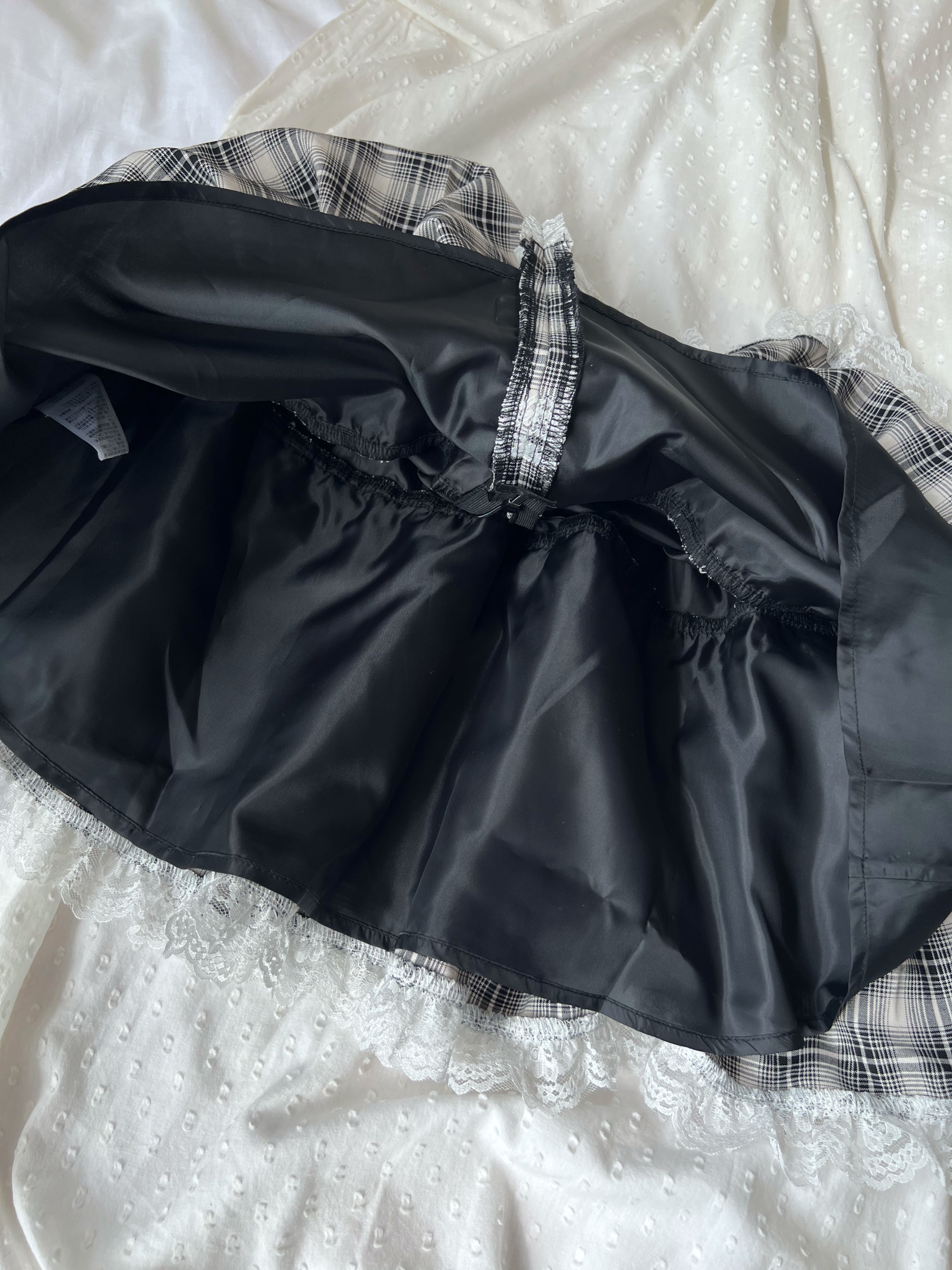 evelyn Checked Lacy Hem Skirt (Black)