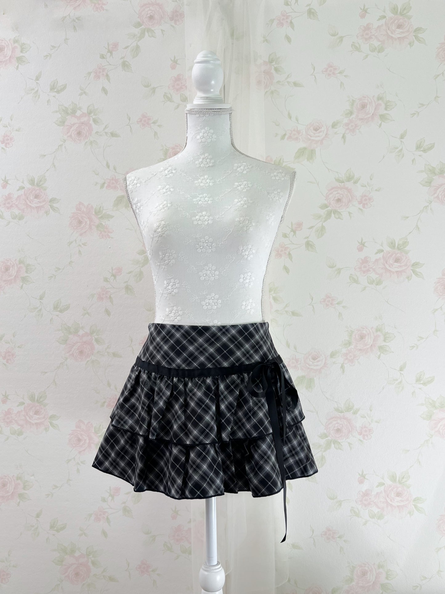 Side Bow Checked Shoujo Mini Skirt (Black)