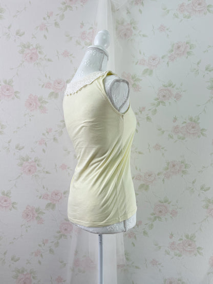 earth music&ecology Lace Collar Tank Top (Baby Yellow)