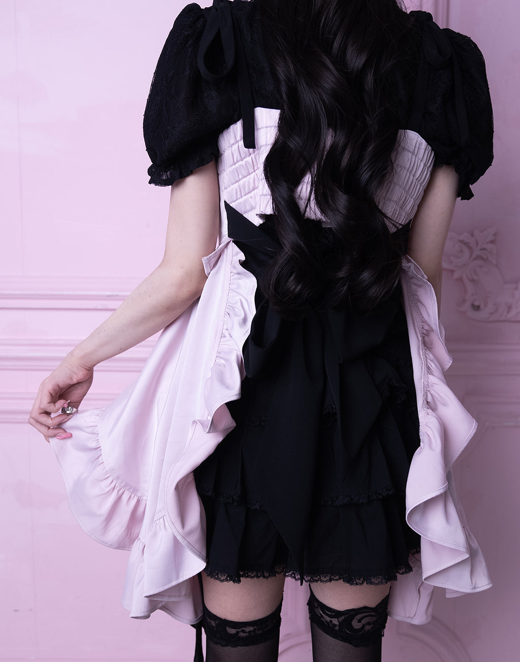 <Deliver in Late September> AVENCHUMU Zip heart ＆ chain ruffle gilet