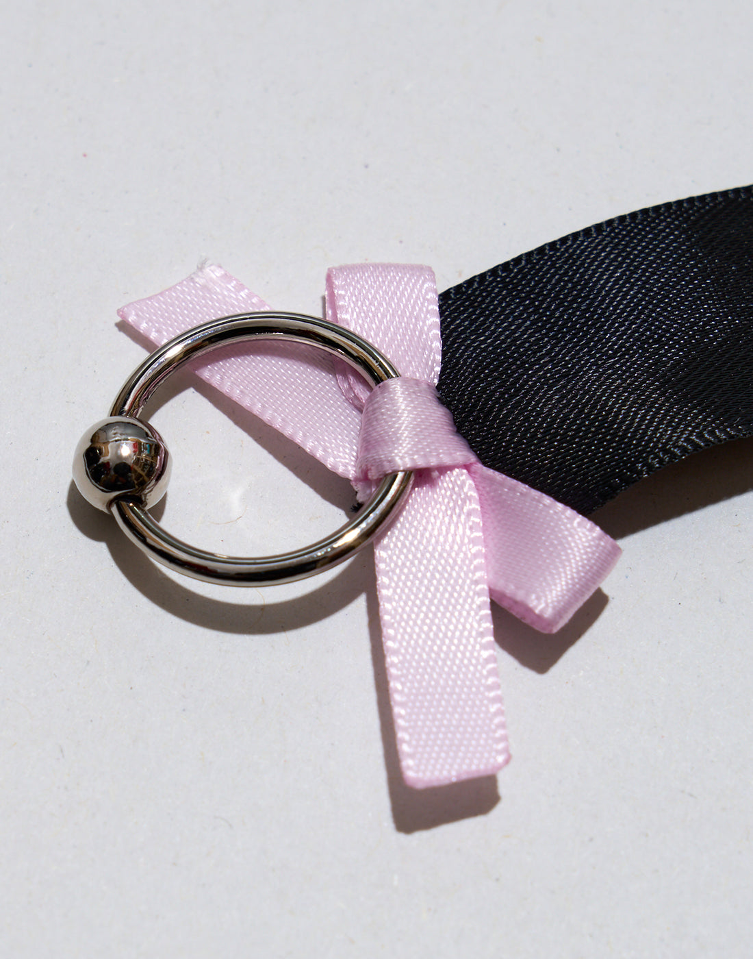 (Deliver In Late October) AVENCHUMU Lethal ribbon pierced head dress