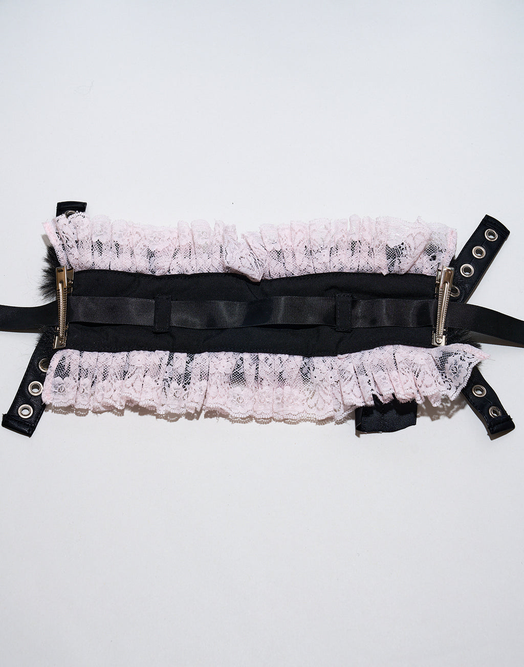 (Deliver In Late October) AVENCHUMU Lethal ribbon pierced head dress