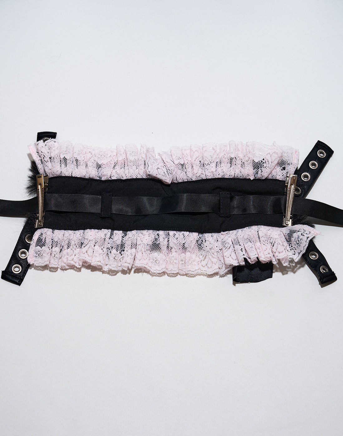 (Deliver In Late October) AVENCHUMU Lethal ribbon pierced head dress