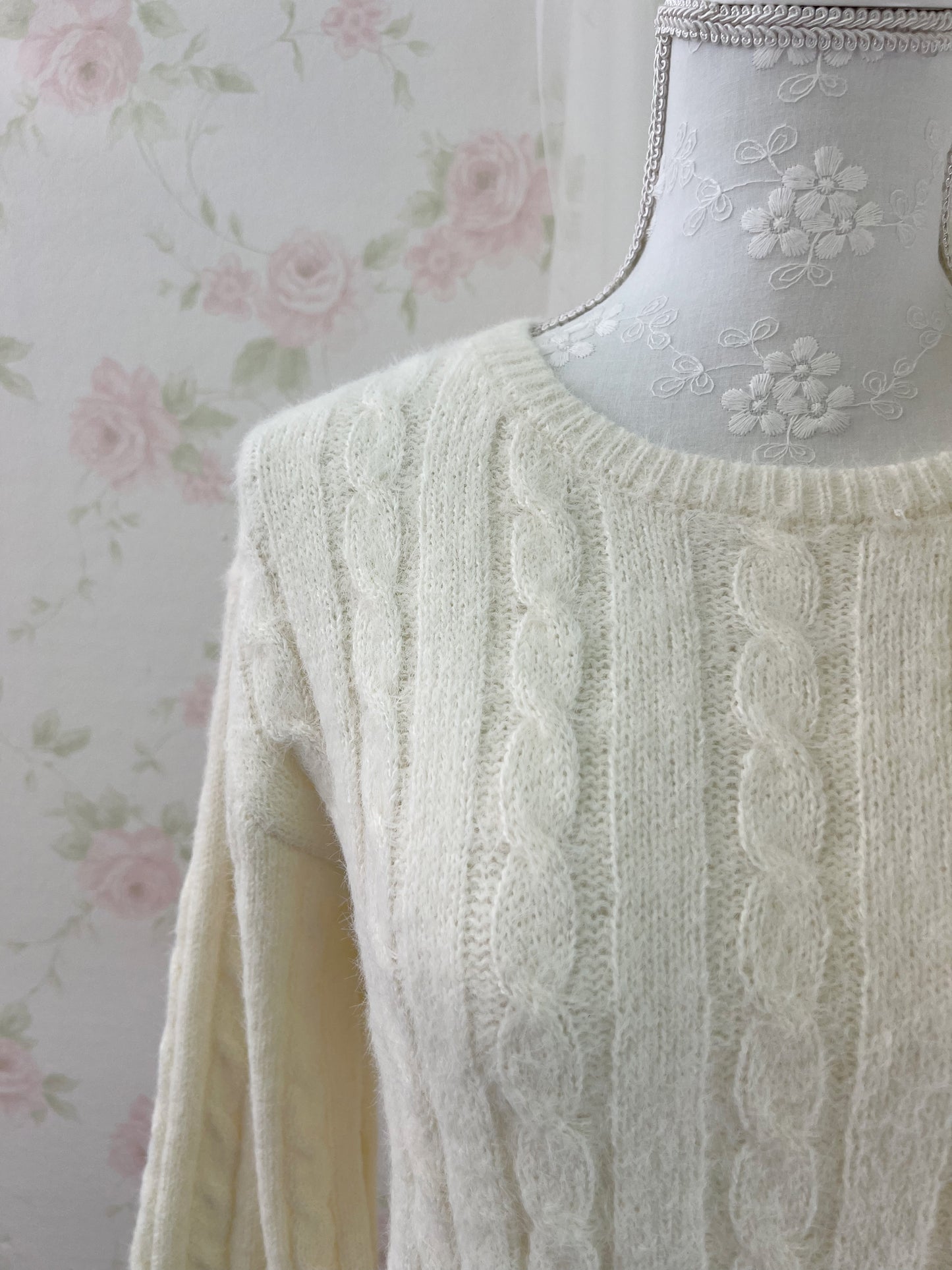 GRL Shoujo Bow Sleeve Marshmallow Sweater (Vanilla)