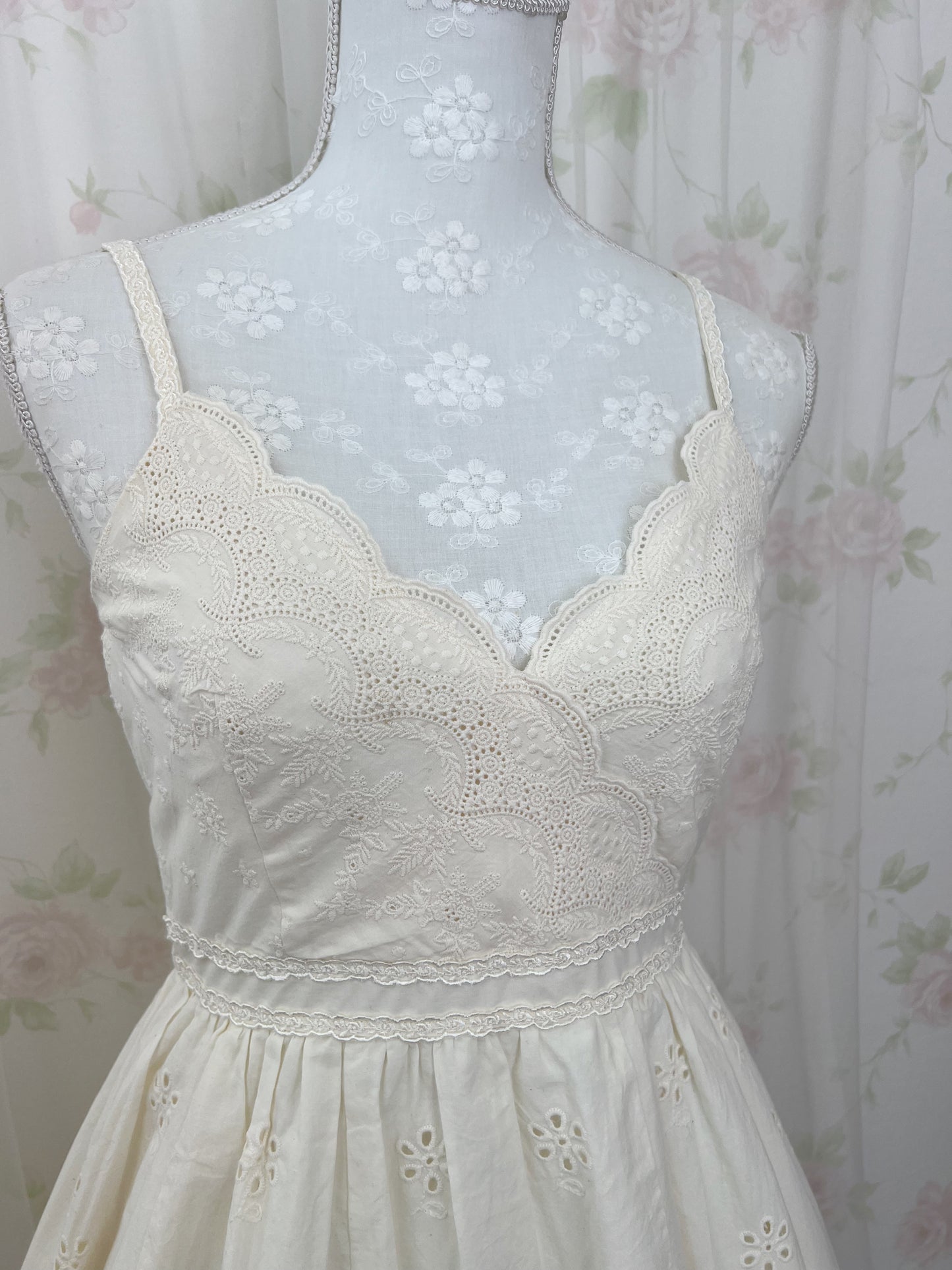 L'EST ROSE Floral Cotton Dress (Ivory)