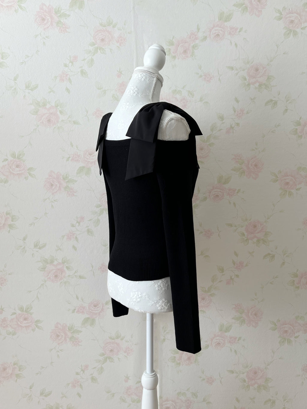 Shoulder Bow Knit Top (Black)
