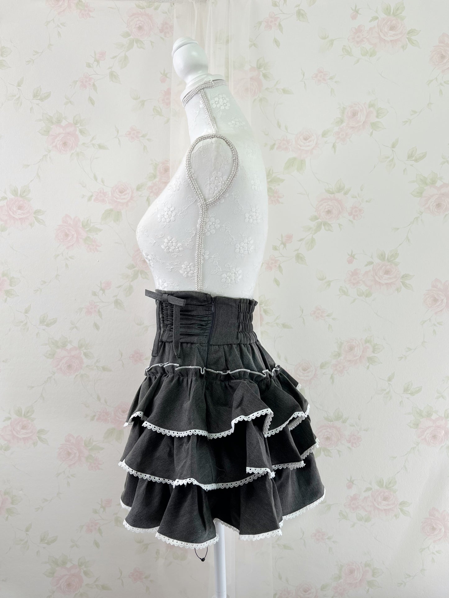 Pium Tiered High Waist Side Bow Skirt (Dark Gray)