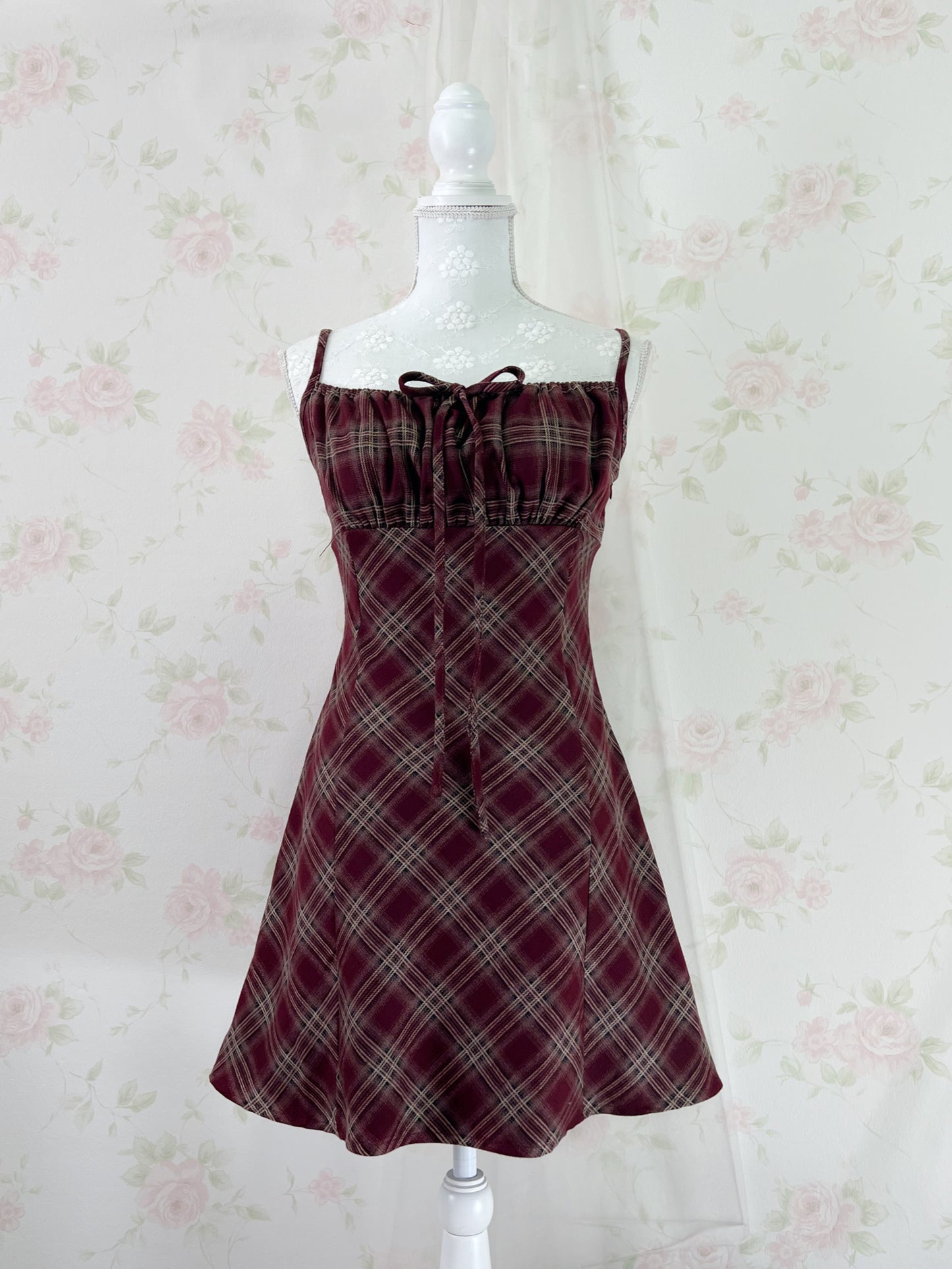 Checked York Style Checked Dress (Bordeaux)