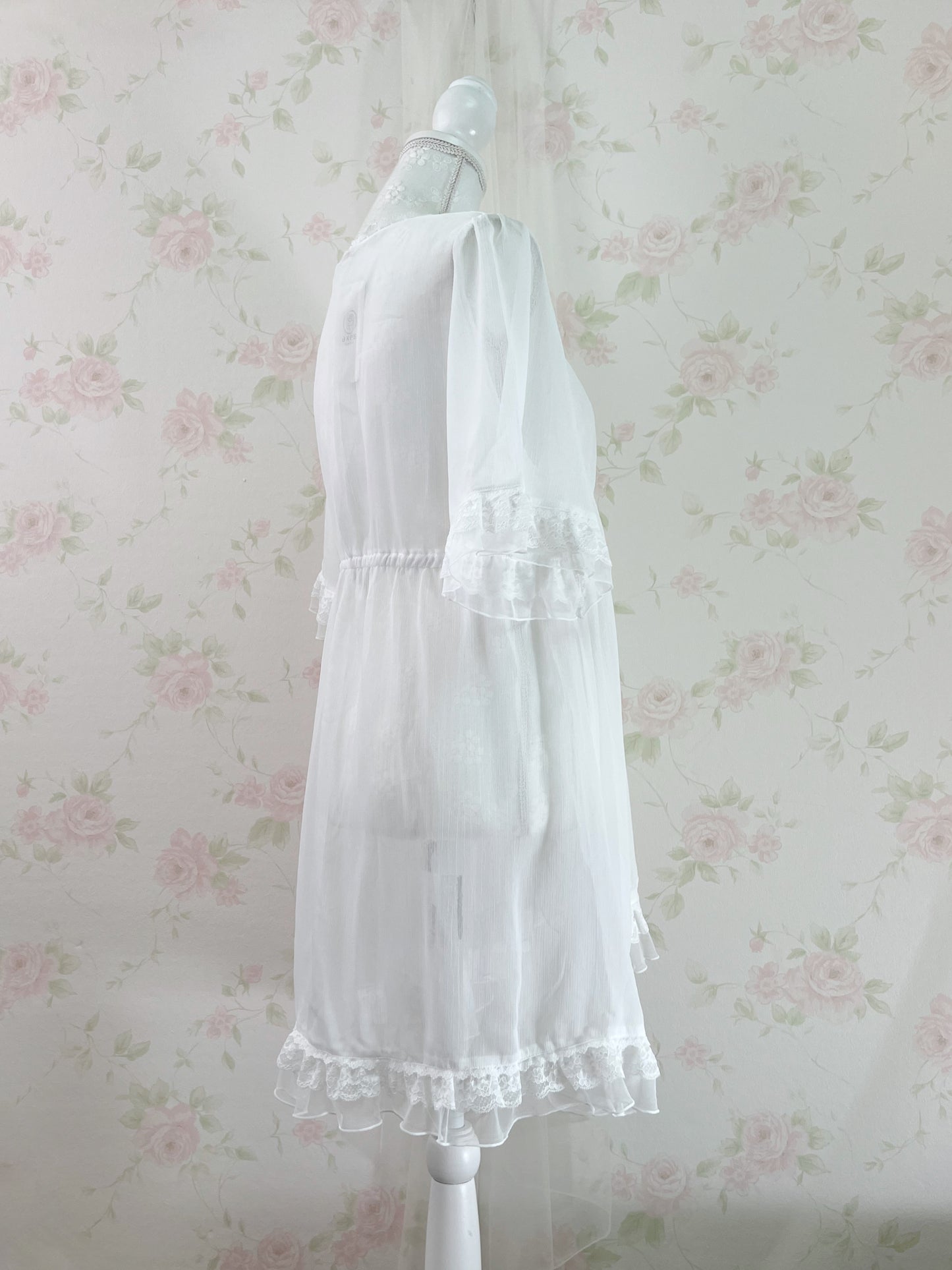 axes femme Princess Tulle Ruffled Gown (White)