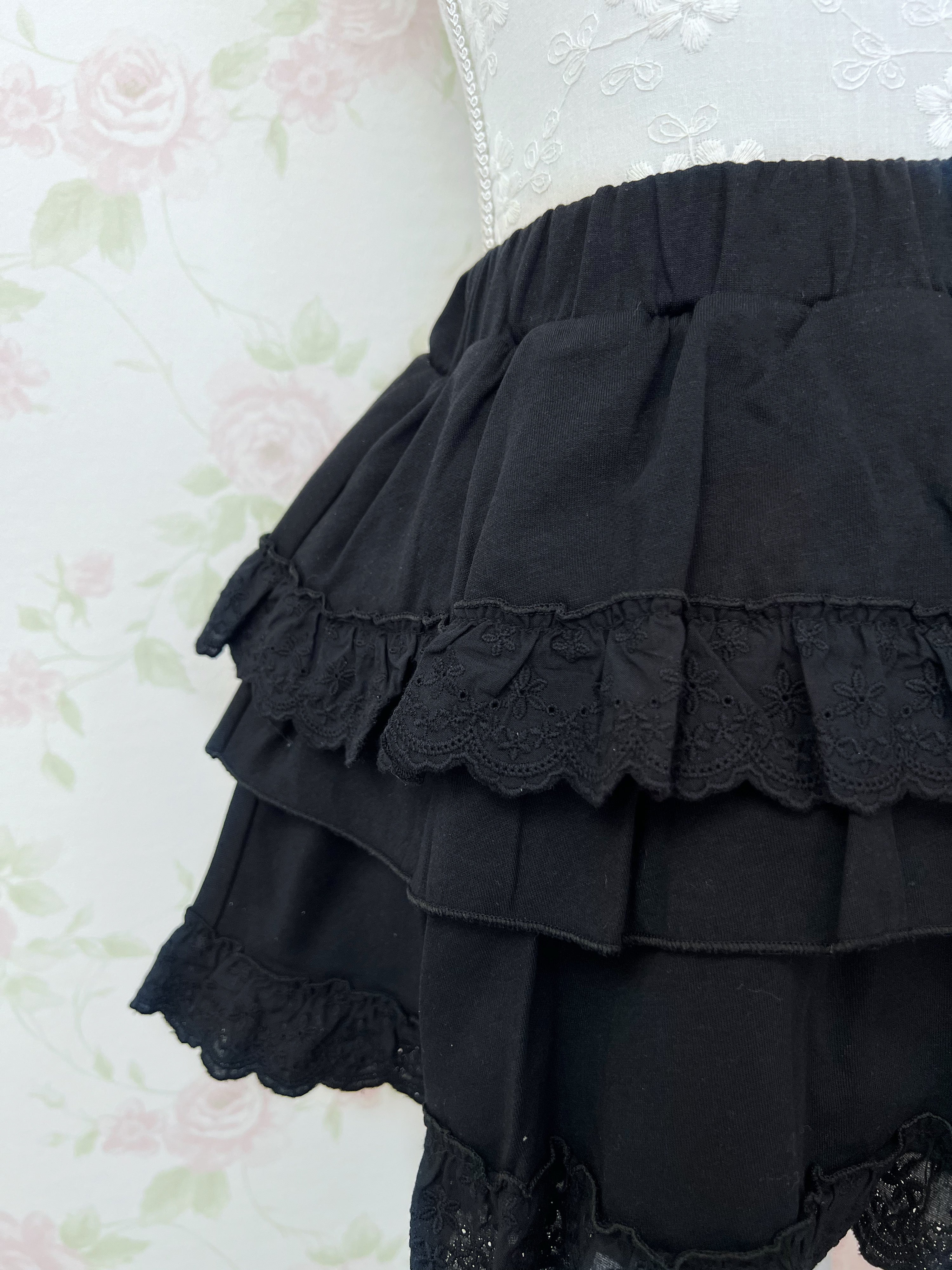 Cotton Lace Ruffled Tiered Skirt (Black)