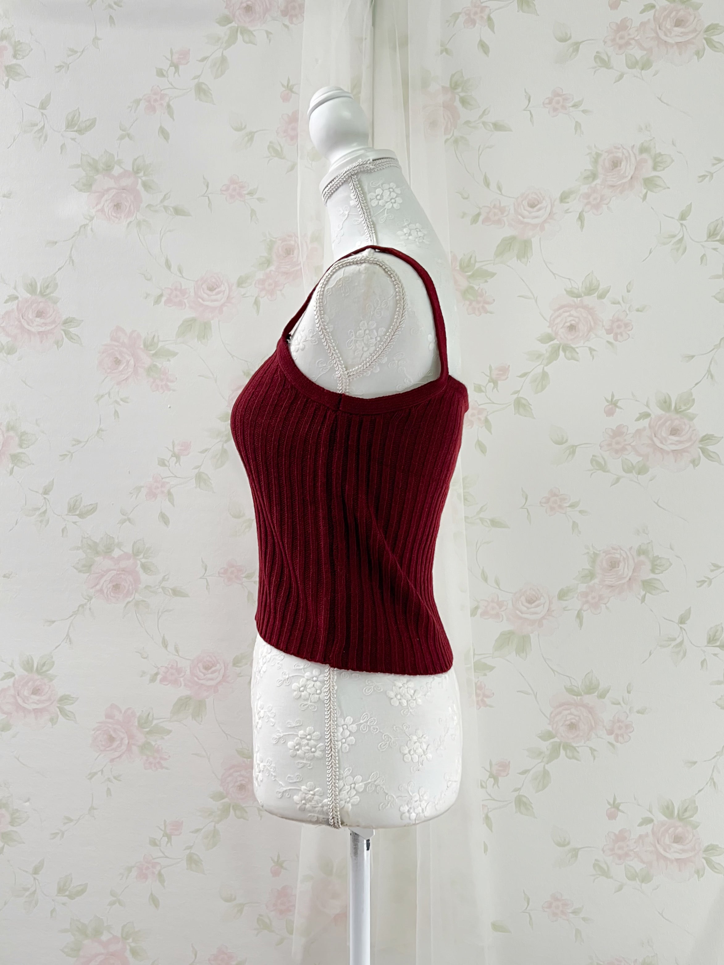 Ruffled Hem Knitted Camisole Cardigan Set (Strawberry Red)