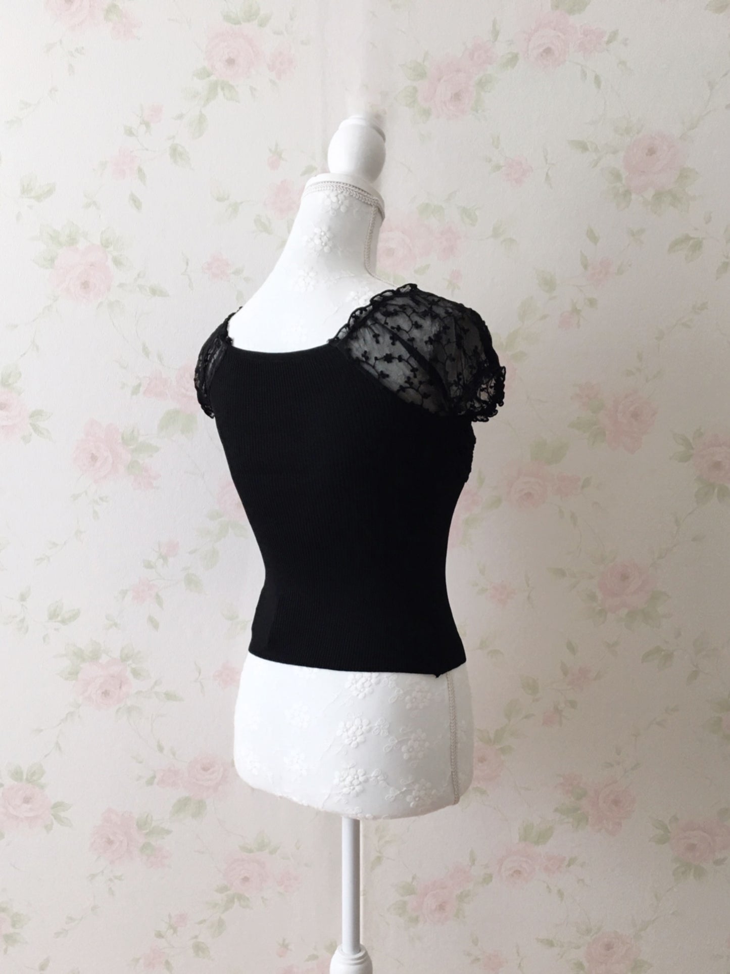 (10% OFF) GRL Floral Tulle  Sleeved Pearl Button 2 Way Top (Black)