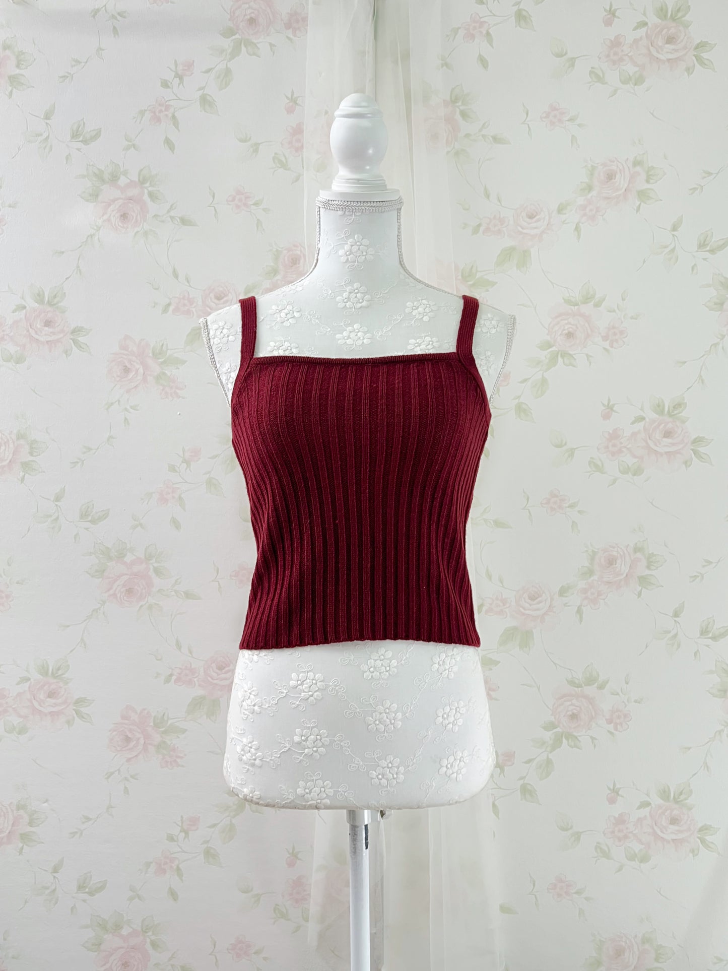 GRL Ruffled Hem Knitted Camisole Cardigan Set (Strawberry Red)