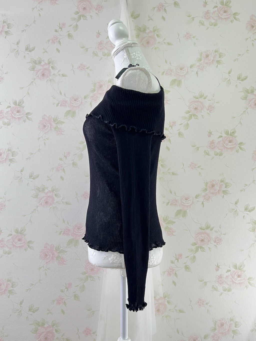 Off Shoulder String Knit Top (black)