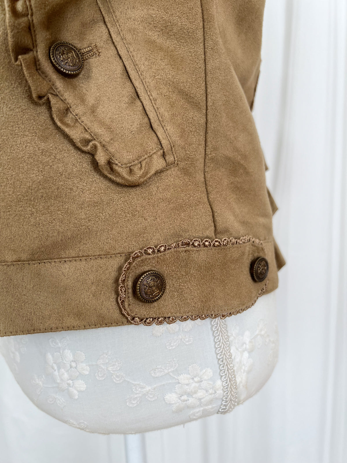 axes femme Suede Back Frilled Jacket