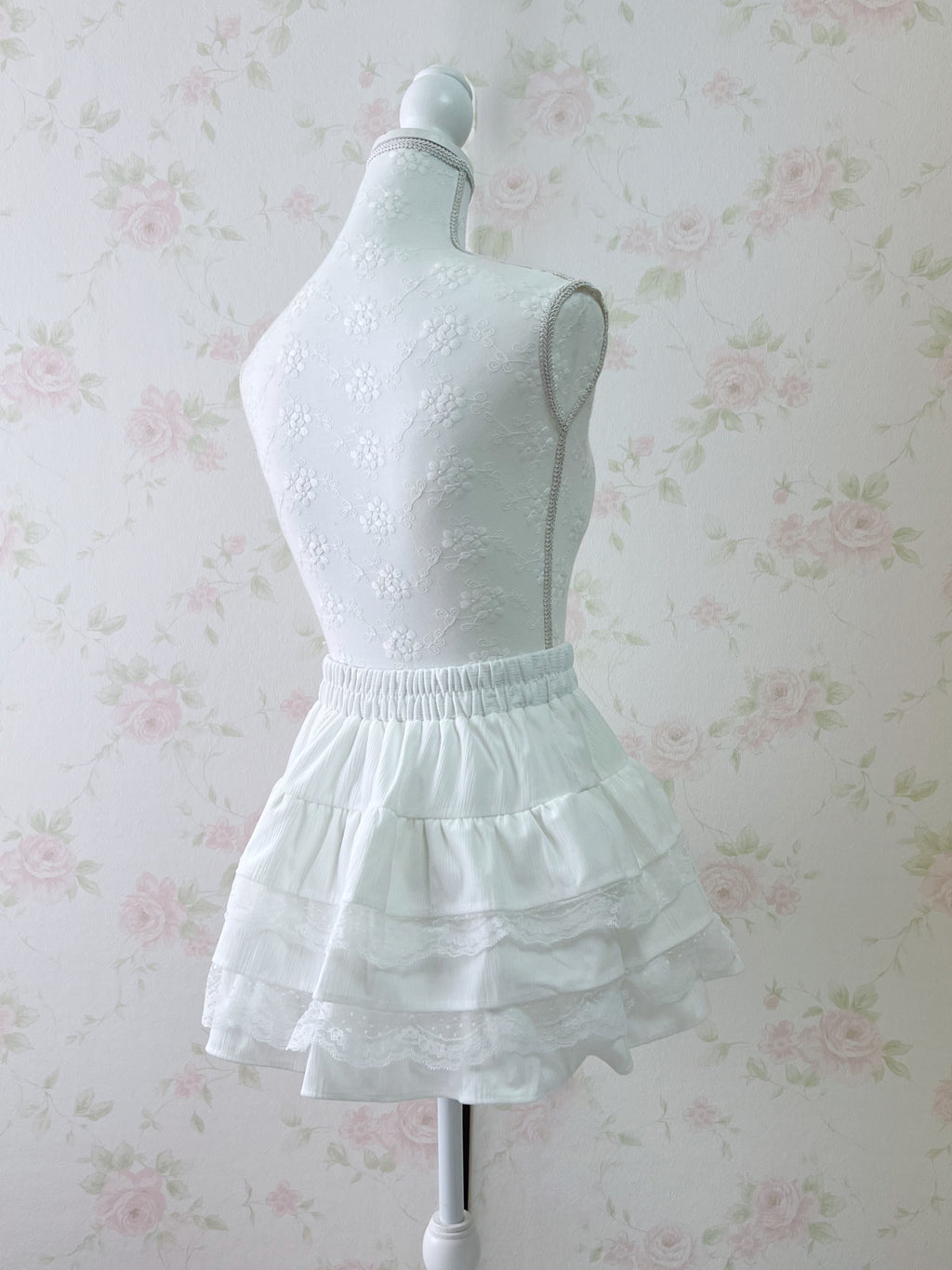 Soft Girl Layered Lace Hem Skirt (White)